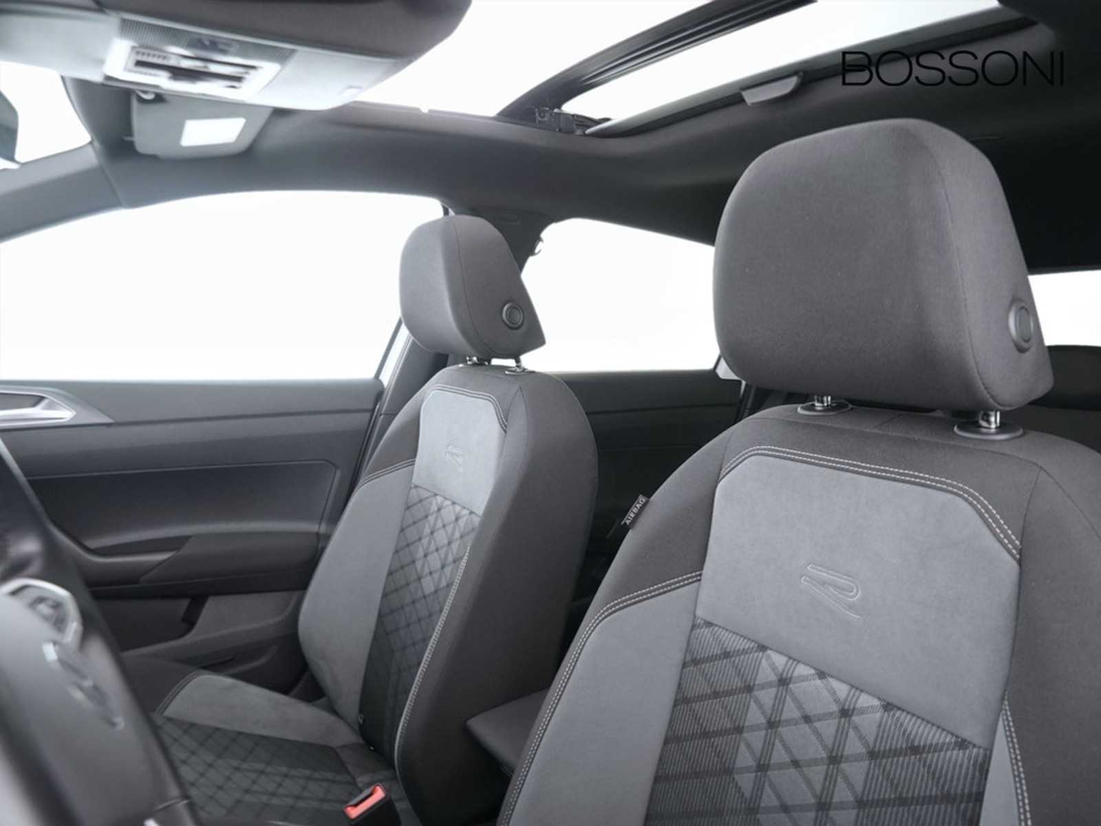 21 - Volkswagen Taigo 1.5 tsi 150cv r-line dsg