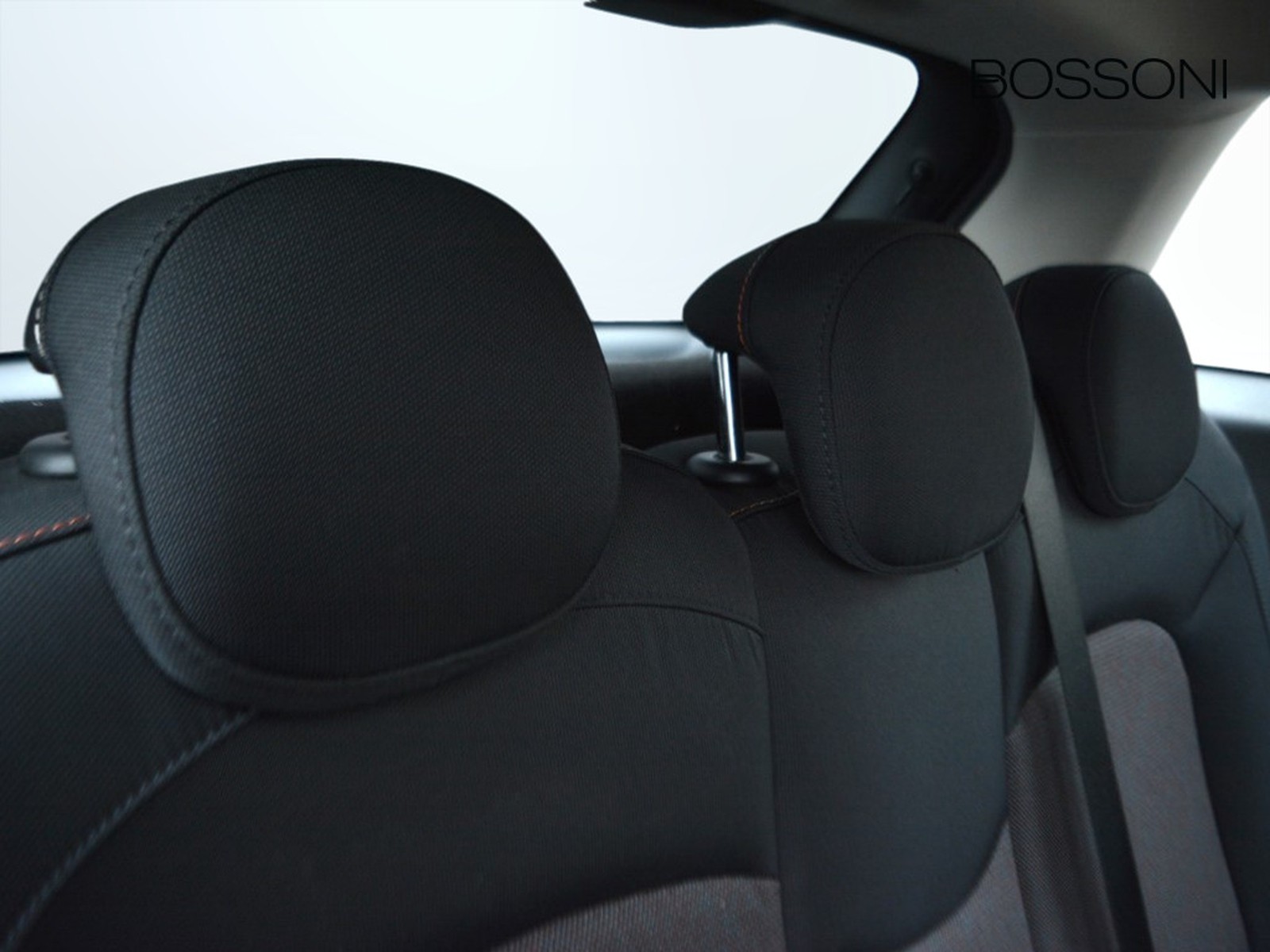 6 - Mini One 5 porte 1.5 twin power turbo 102cv classic