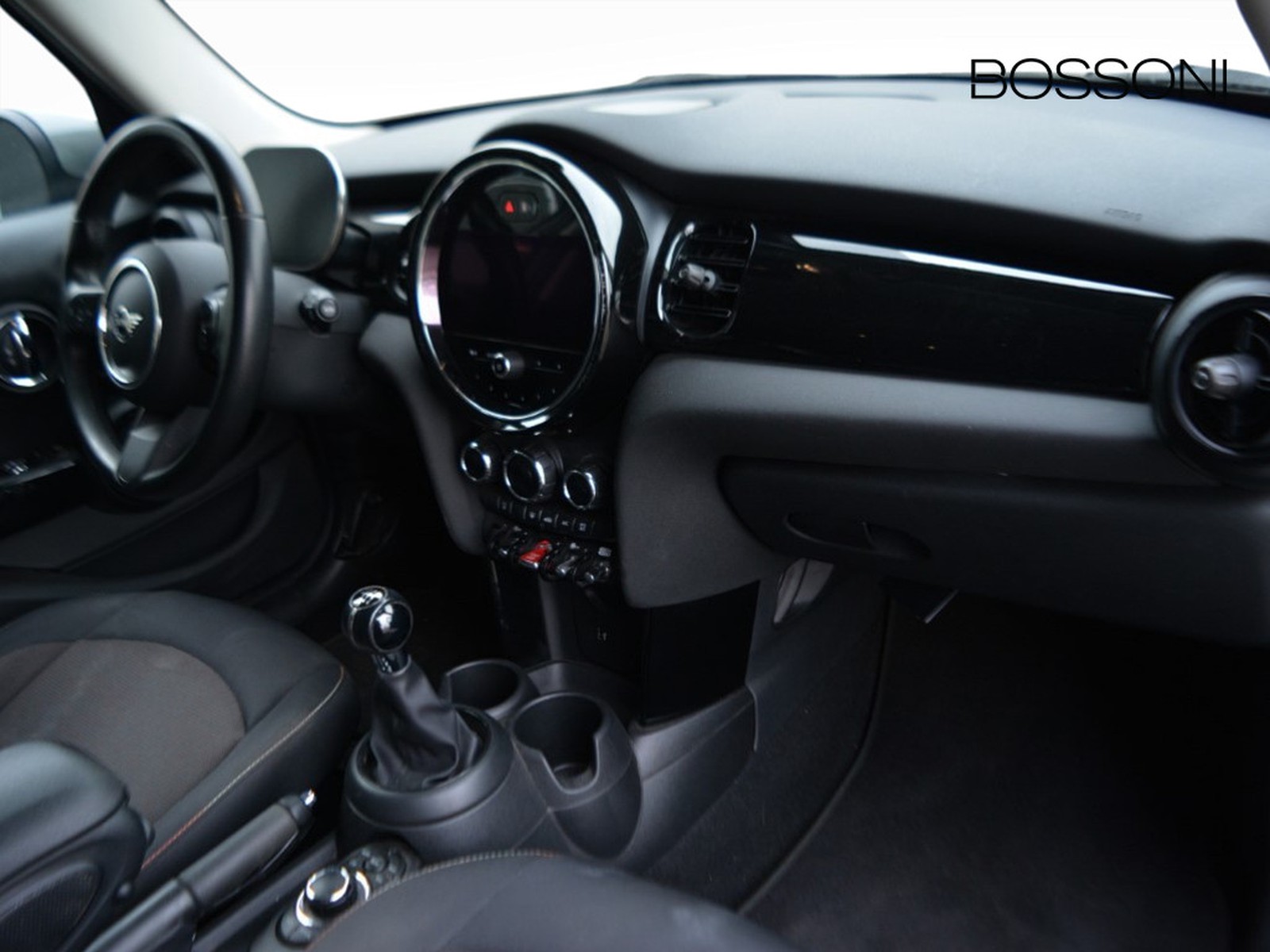 8 - Mini One 5 porte 1.5 twin power turbo 102cv classic