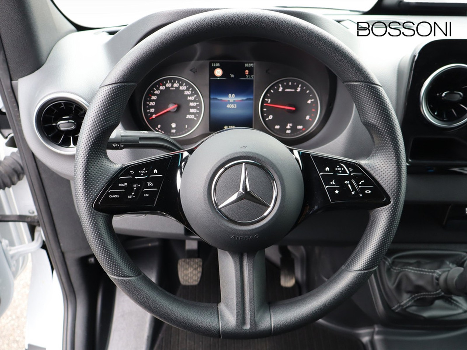 12 - Mercedes Vans Sprinter 315 rwd 2.0 cdi f 37/35 pro