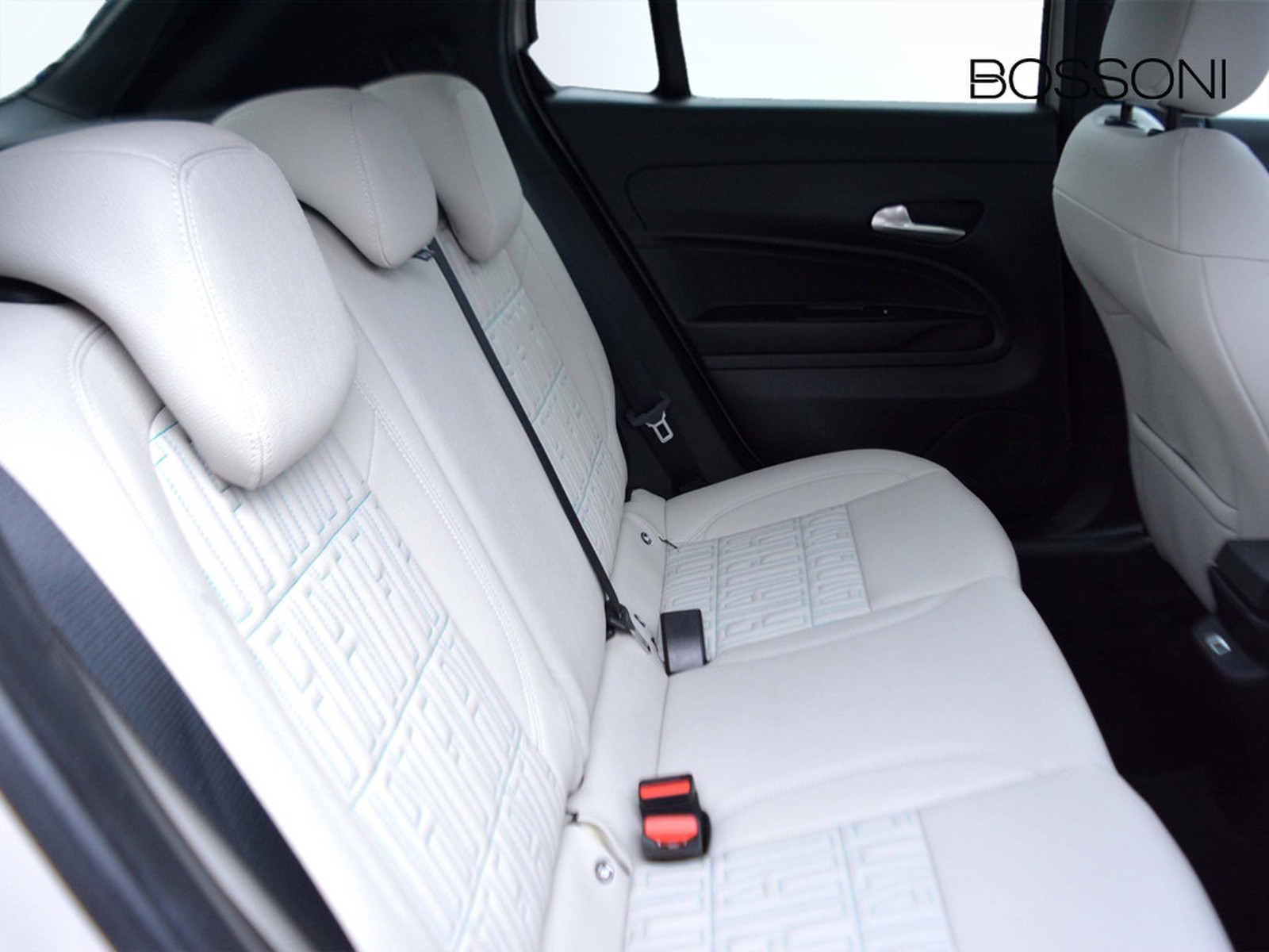 10 - Fiat 600 1.2 hybrid 110cv la prima ii edct