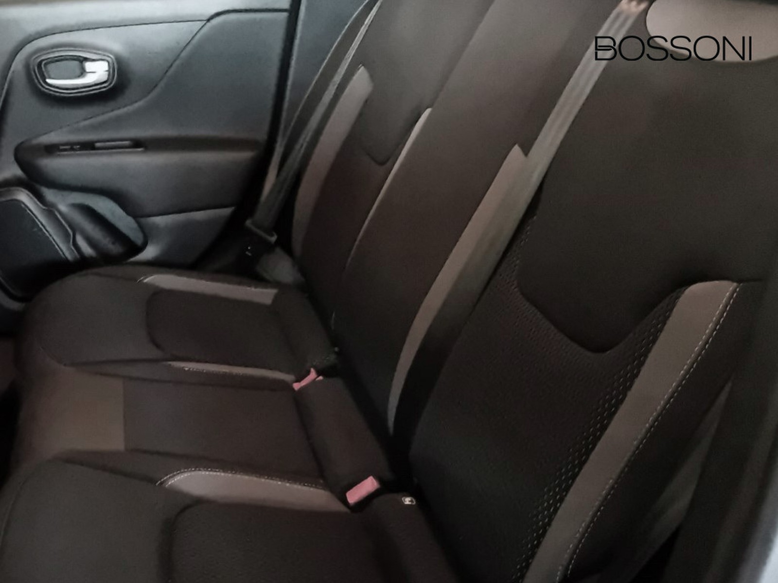 8 - Jeep Renegade 1.5 turbo t4 mhev 130cv limited 2wd