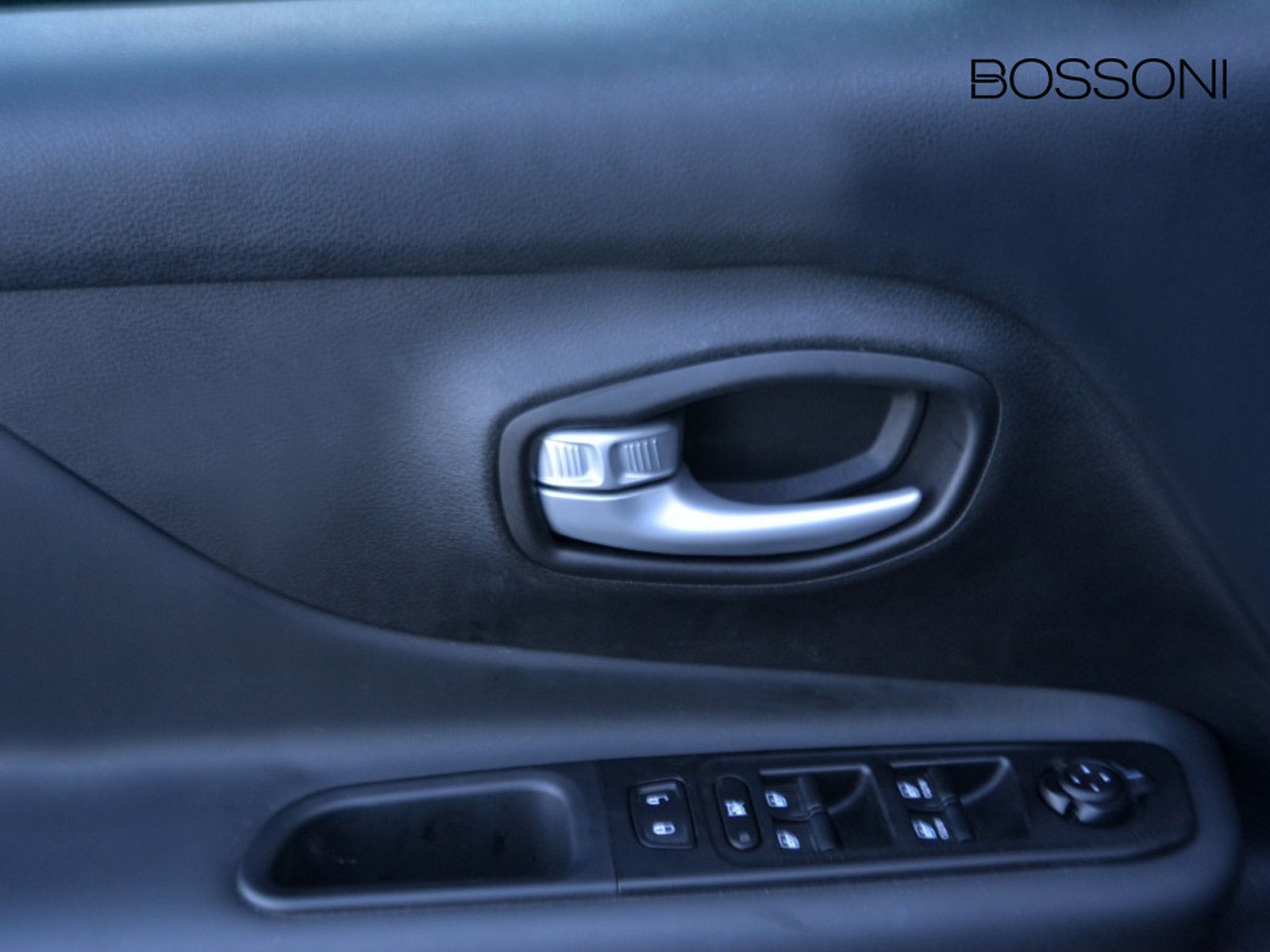 14 - Jeep Renegade 1.5 turbo t4 mhev 130cv limited 2wd