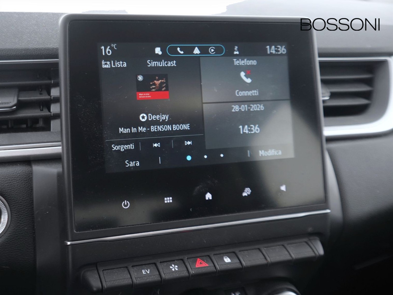 29 - Renault Captur 1.6 e-tech hybrid intens auto 145cv