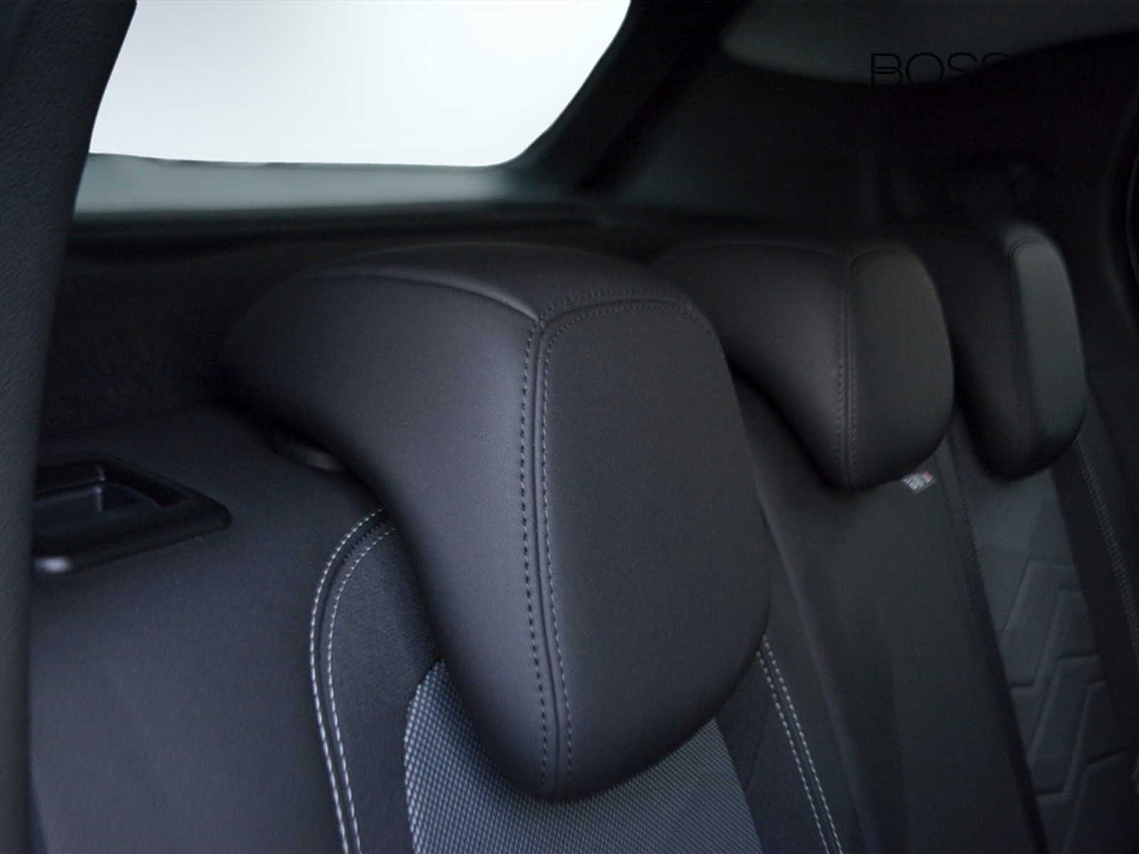 6 - Jeep Avenger 1.2 turbo 100cv summit fwd