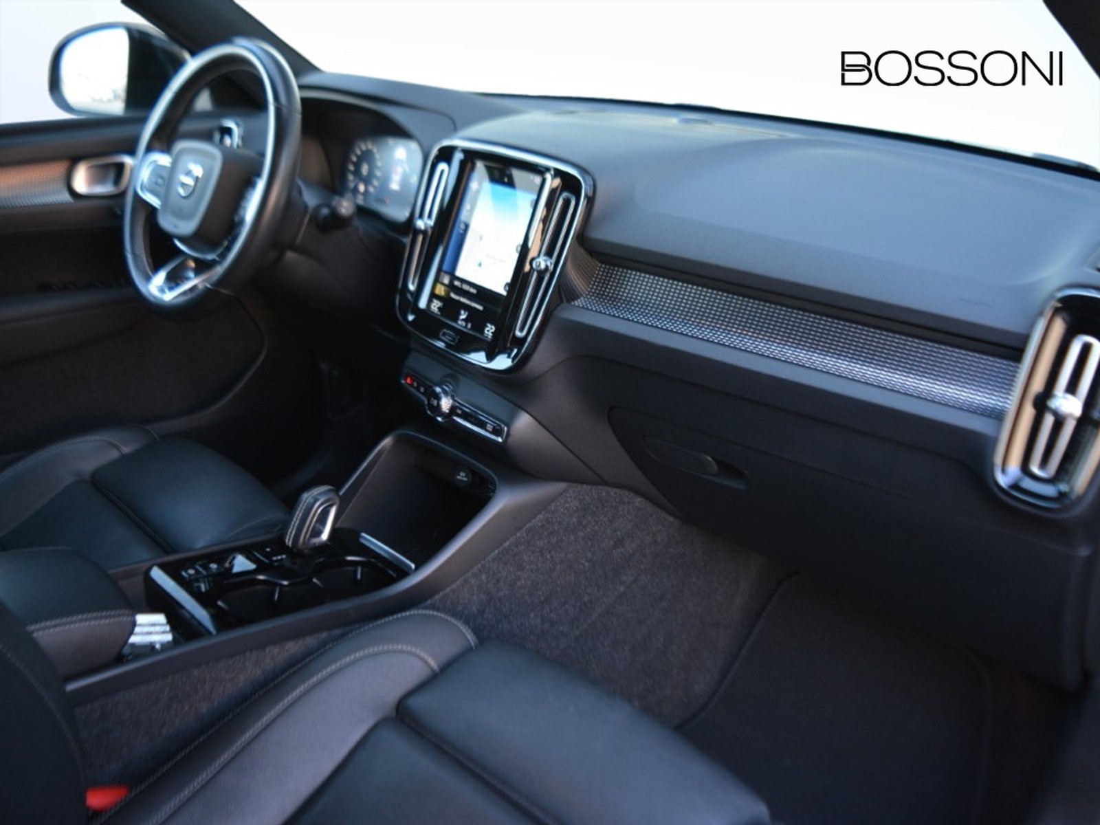 8 - Volvo XC40 1.5 t5 recharge plug-in-hybrid r-design geartronic my21