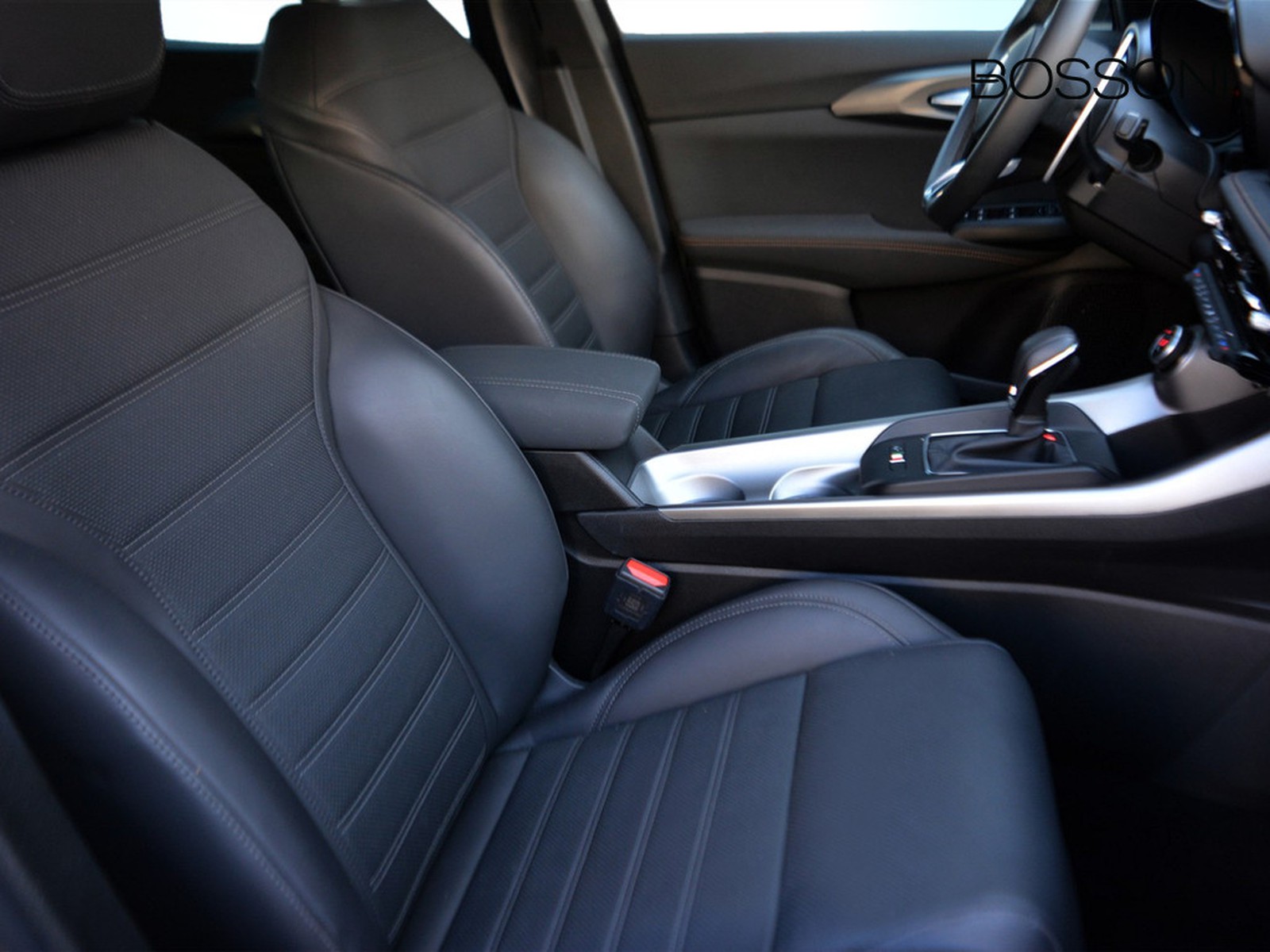 5 - Alfa Romeo Tonale 1.5 hybrid 160cv veloce tct7