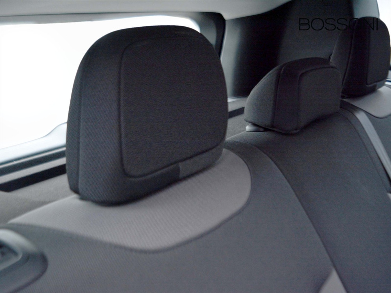 6 - Jeep Renegade 1.5 turbo t4 mhev 130cv limited 2wd