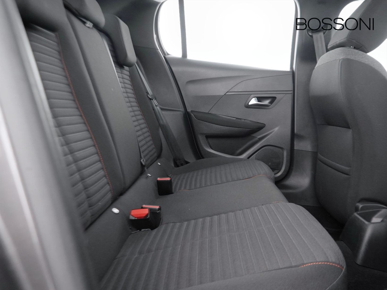 9 - Peugeot 208 5 porte 1.2 puretech 75cv active pack s&s