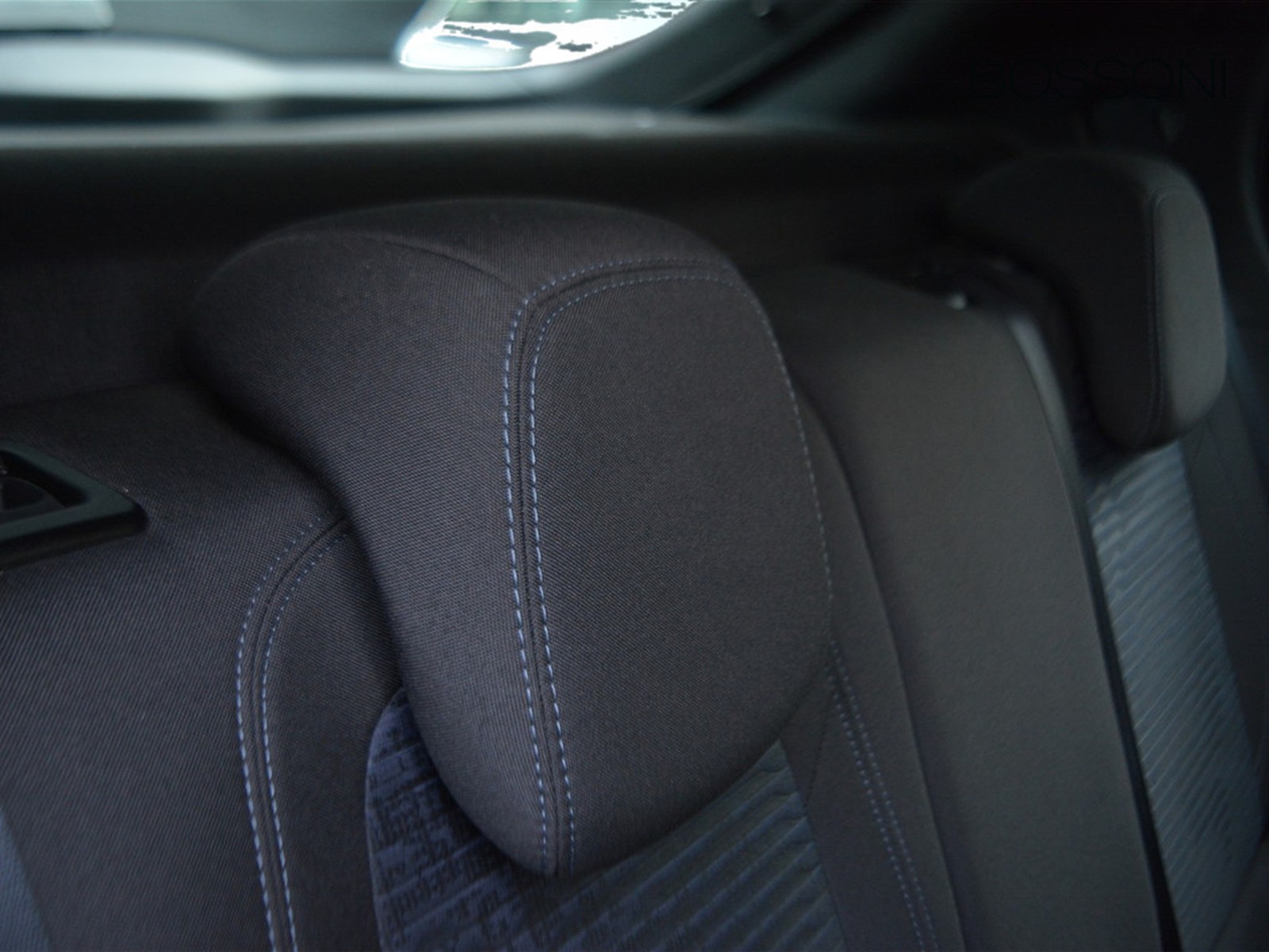 6 - Alfa Romeo Junior 1.2 hybrid 145cv ibrida edct6