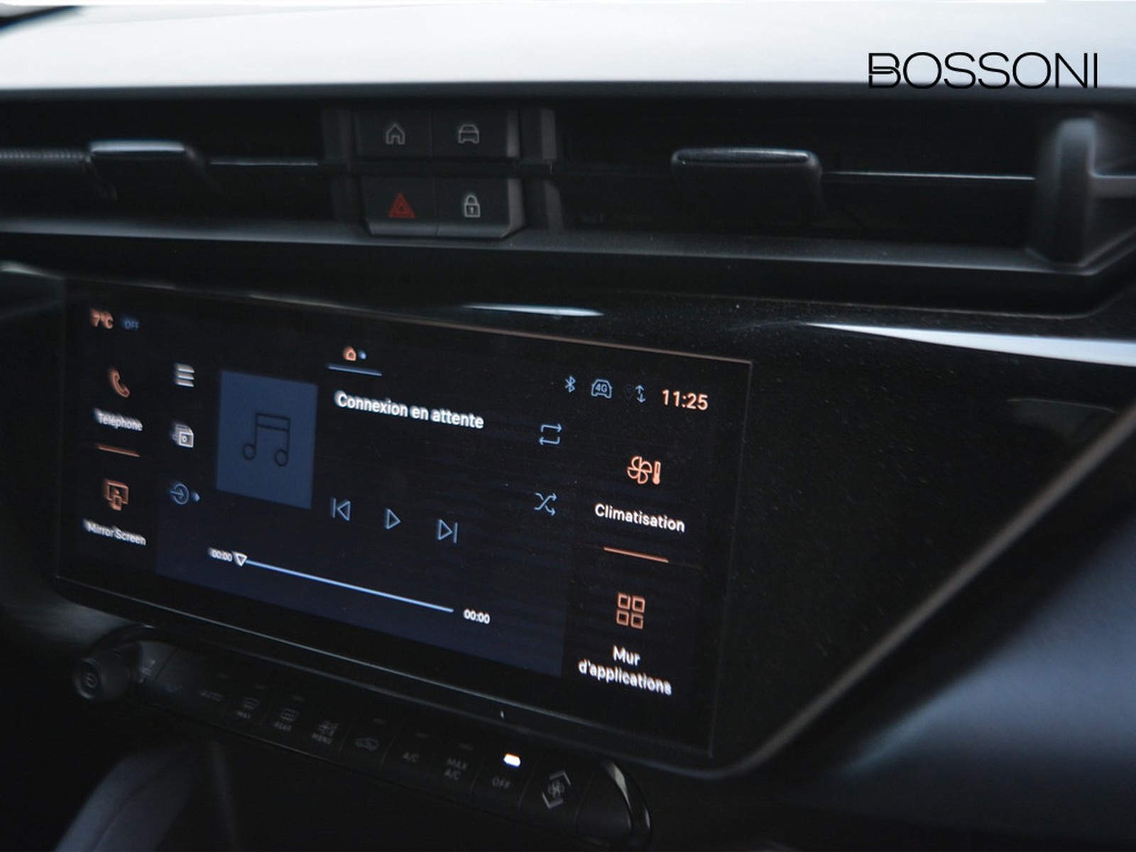 10 - Alfa Romeo Junior 1.2 hybrid 145cv ibrida edct6