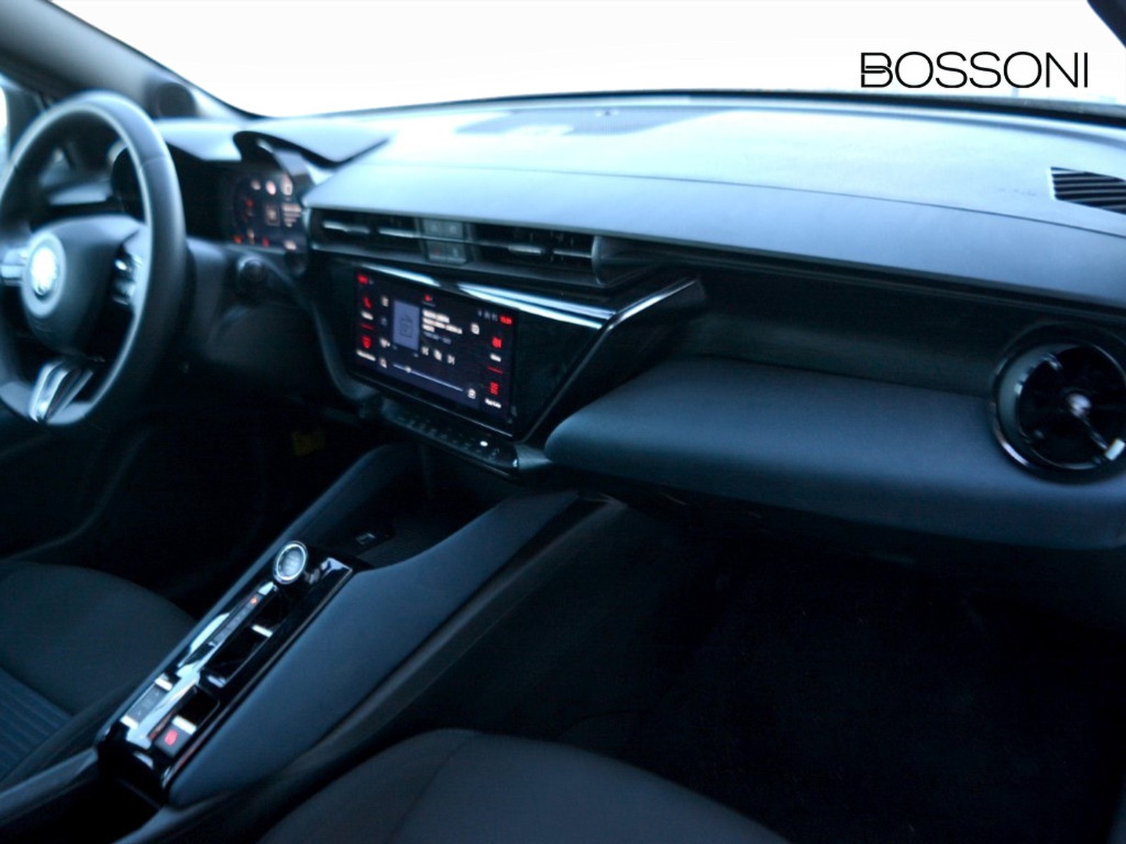 8 - Alfa Romeo Junior 1.2 hybrid 145cv ibrida edct6