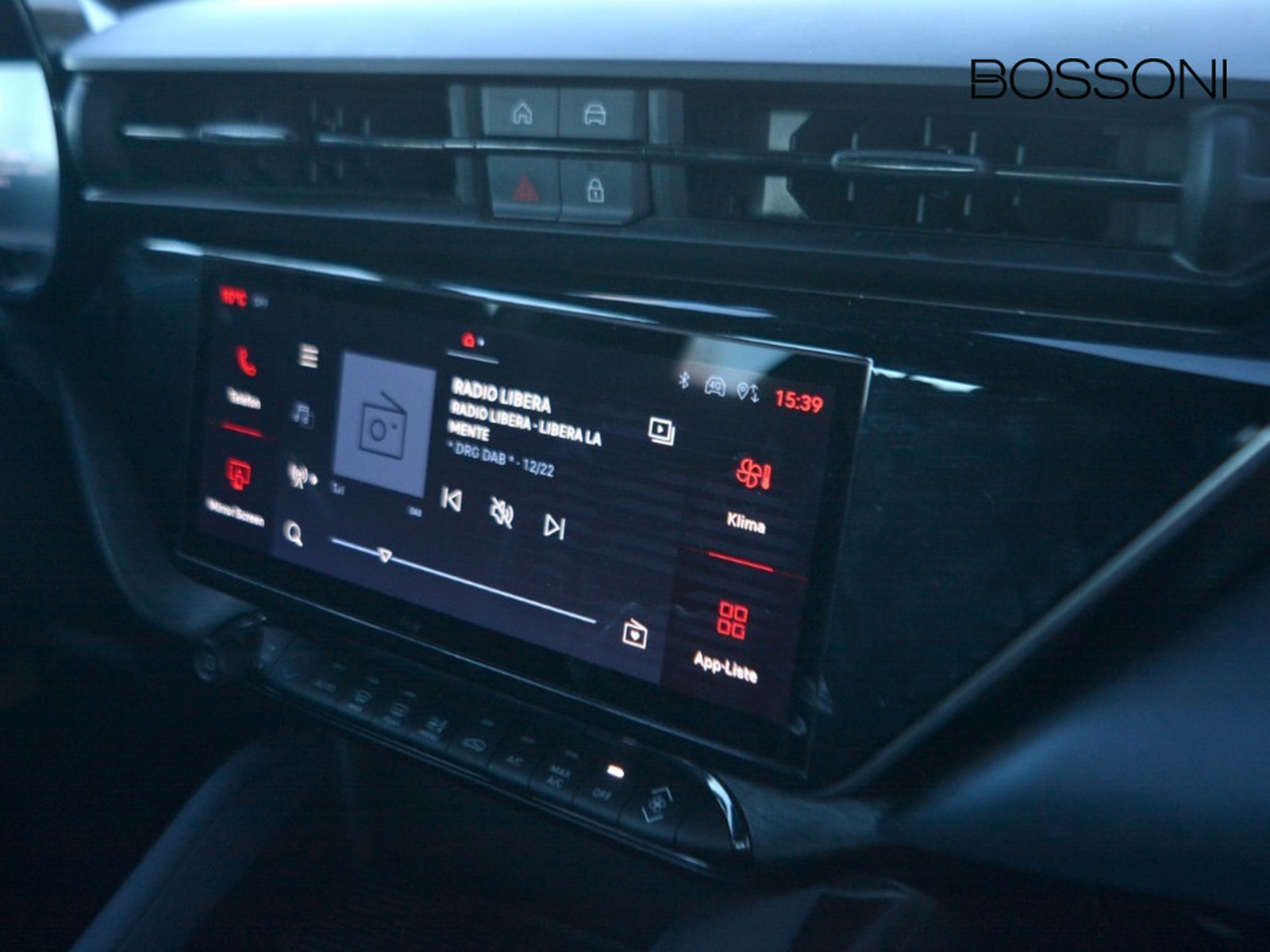 10 - Alfa Romeo Junior 1.2 hybrid 145cv ibrida edct6