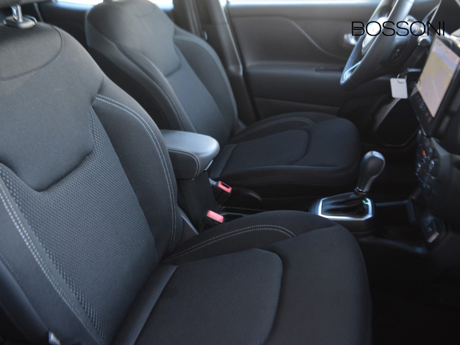 5 - Jeep Renegade 1.5 turbo t4 mhev altitude 2wd dct