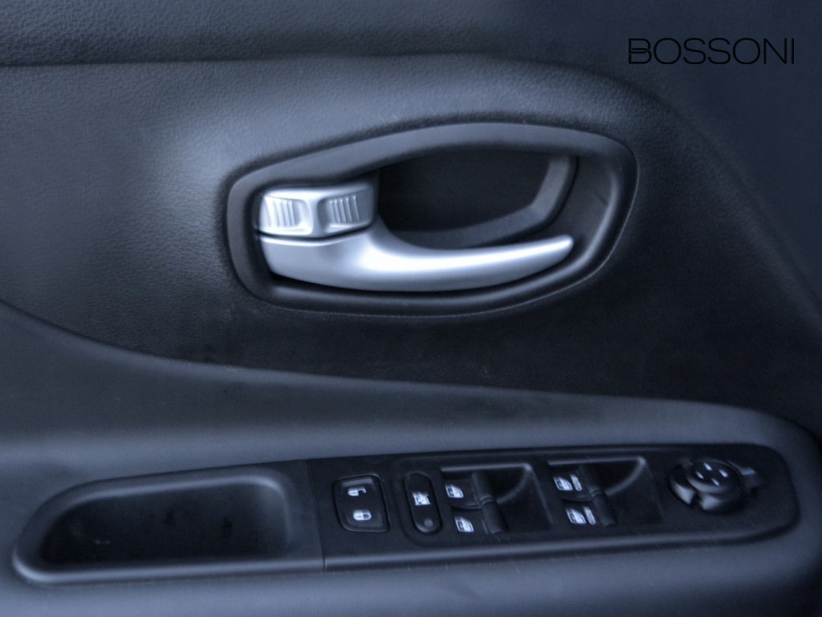 14 - Jeep Renegade 1.5 turbo t4 mhev altitude 2wd dct