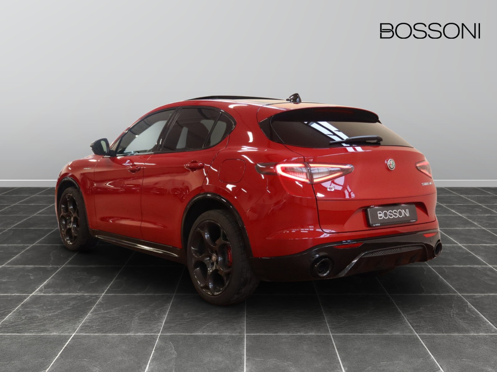 5 - Alfa Romeo Stelvio 2.2 turbo 210cv veloce q4 at8