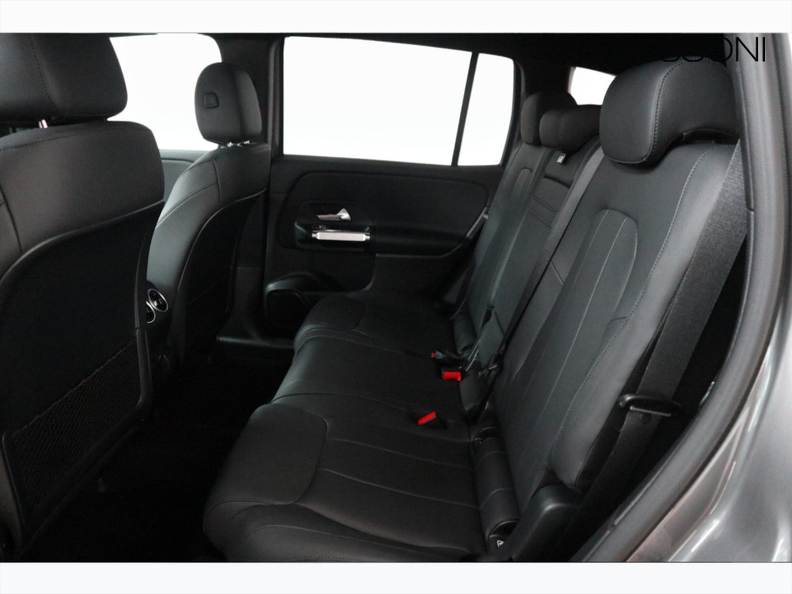 8 - Mercedes EQB 250+ progressive advanced