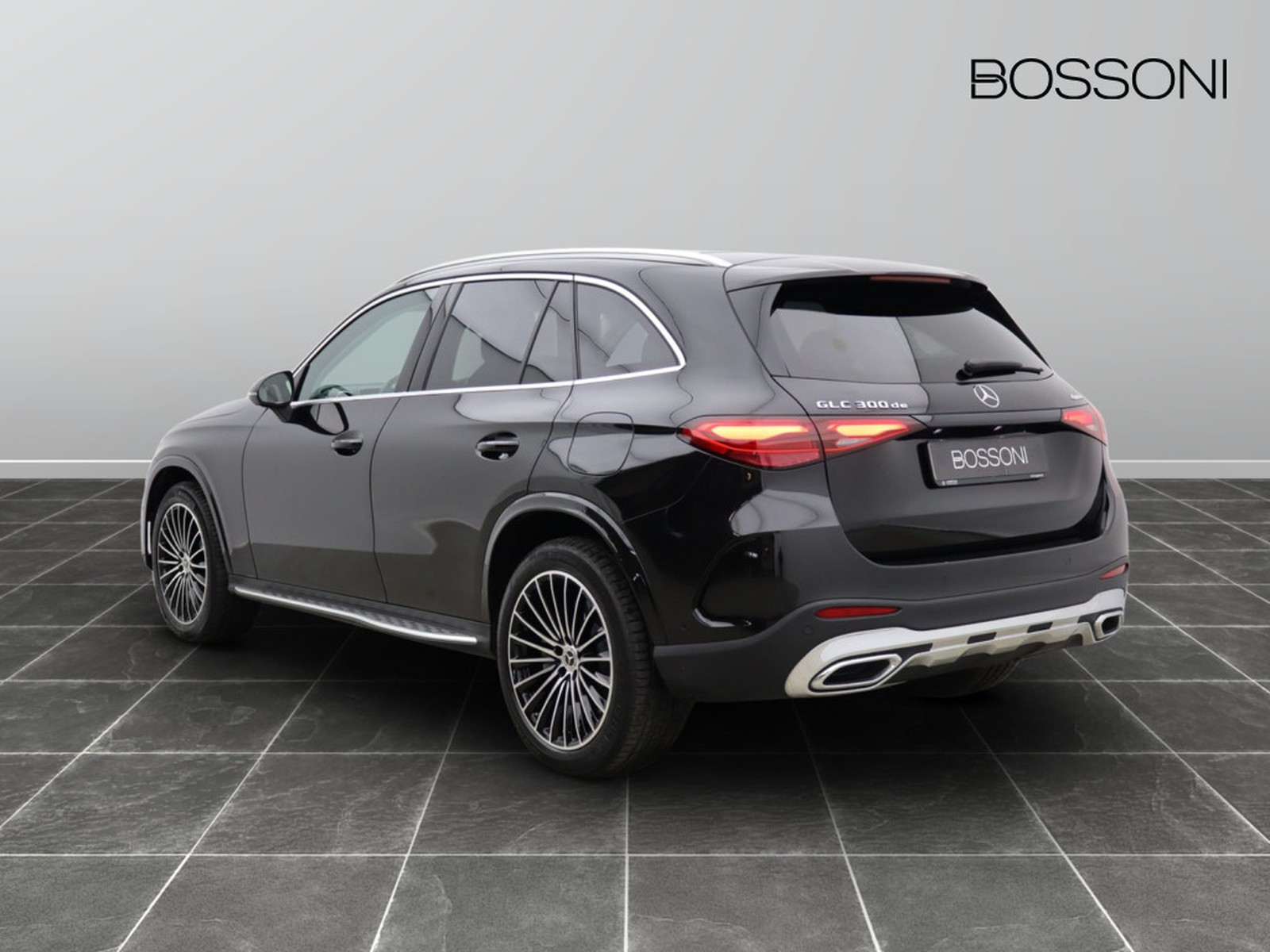 5 - Mercedes GLC suv 300 de plug in hybrid amg line advanced 4matic 9g-tronic