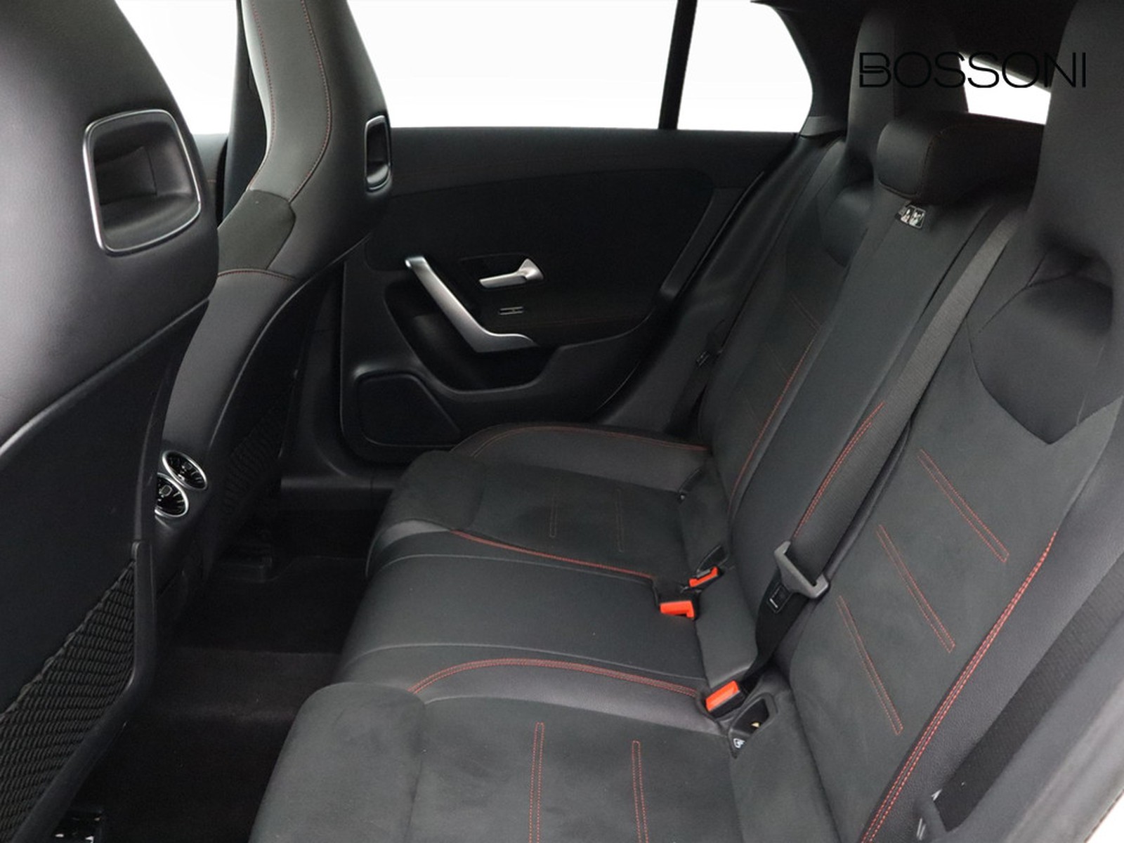 8 - Mercedes CLA shooting brake 200 d premium 8g-dct