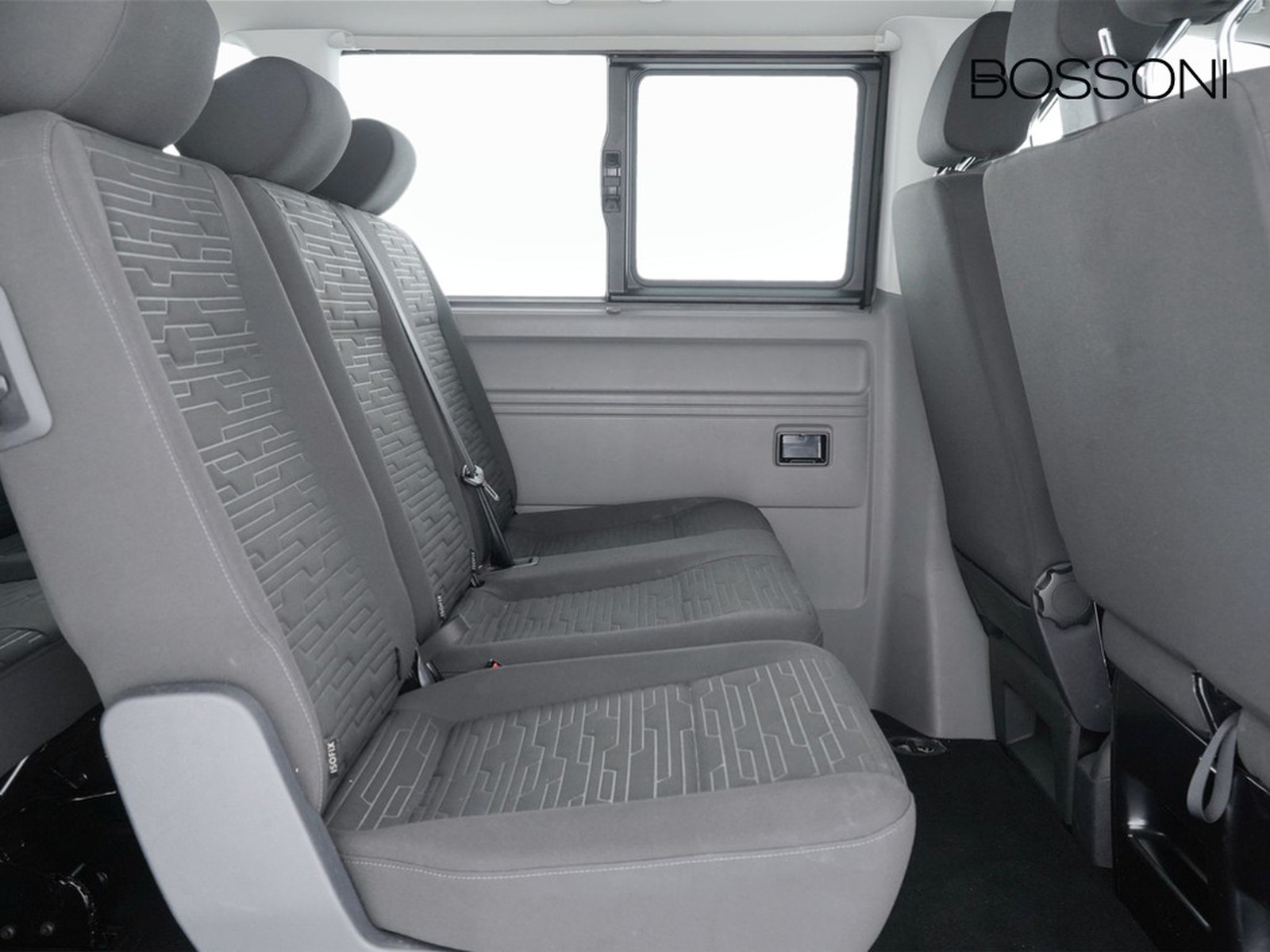 9 - Volkswagen VIC T6.1 Caravelle t6.1 2.0 tdi 150cv comfortline p.c. dsg7