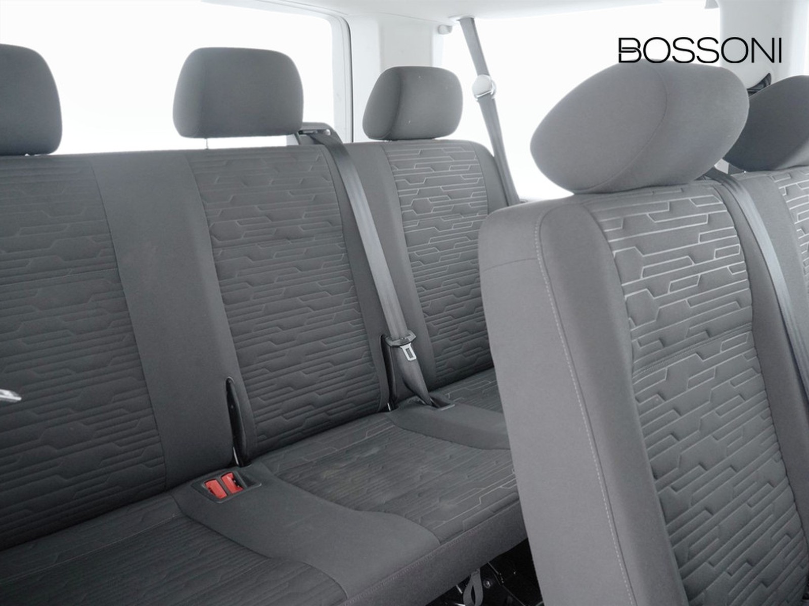 10 - Volkswagen VIC T6.1 Caravelle t6.1 2.0 tdi 150cv comfortline p.c. dsg7