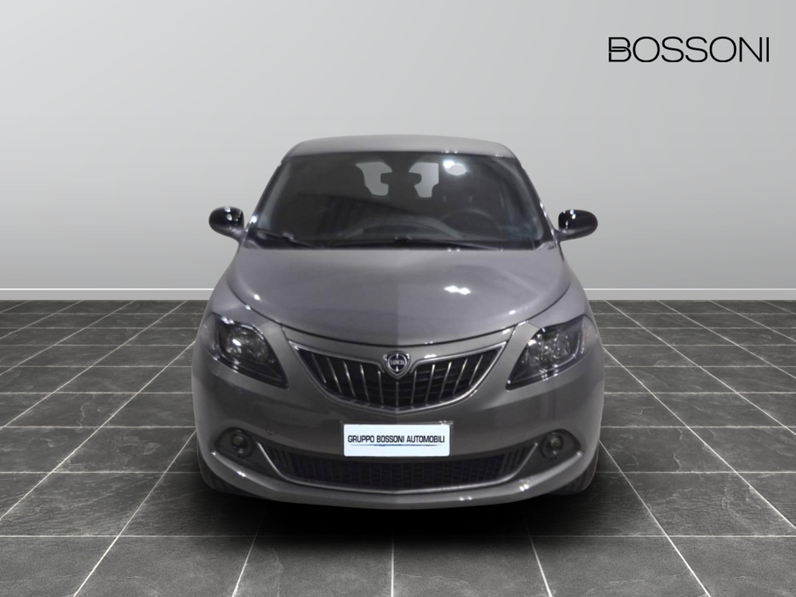 2 - Lancia Ypsilon 1.0 firefly hybrid 70cv platino s&s