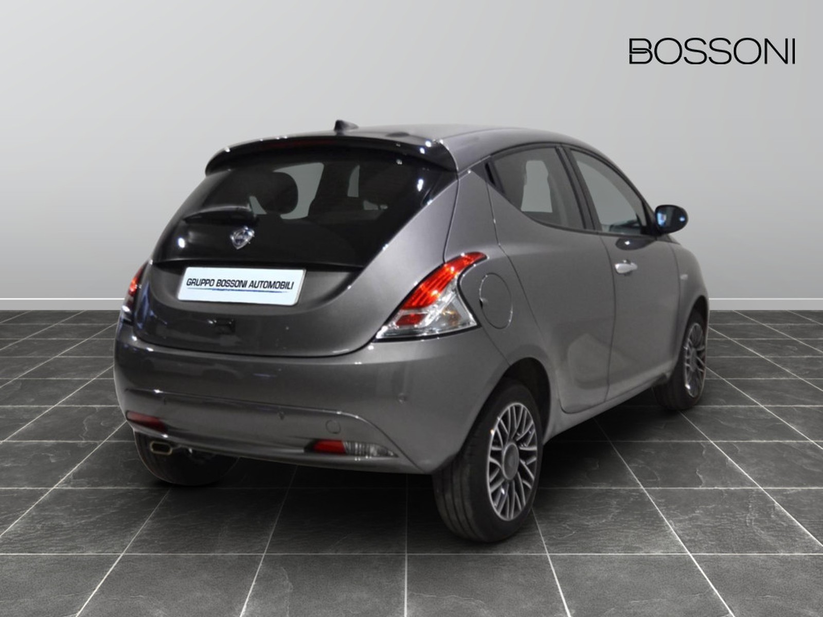 3 - Lancia Ypsilon 1.0 firefly hybrid 70cv platino s&s
