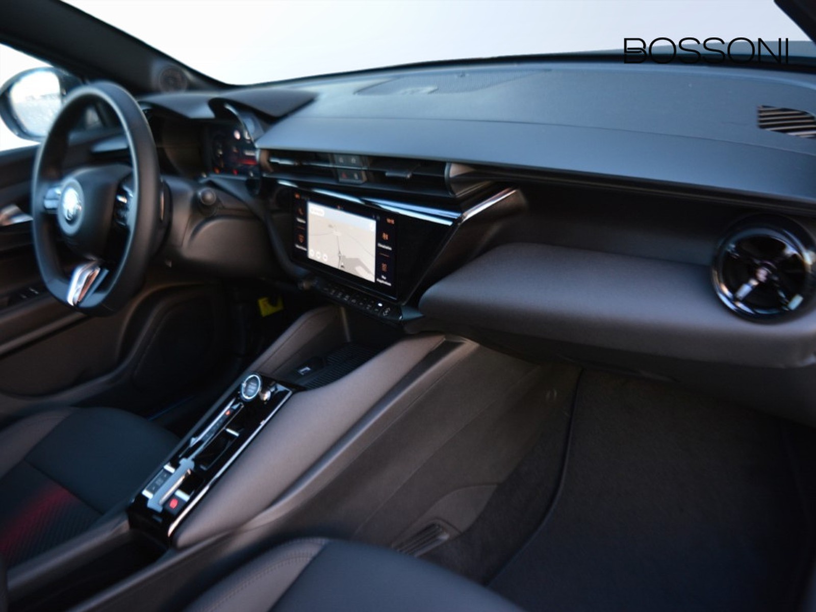 8 - Alfa Romeo Junior 1.2 hybrid 145cv ibrida q4 edct6