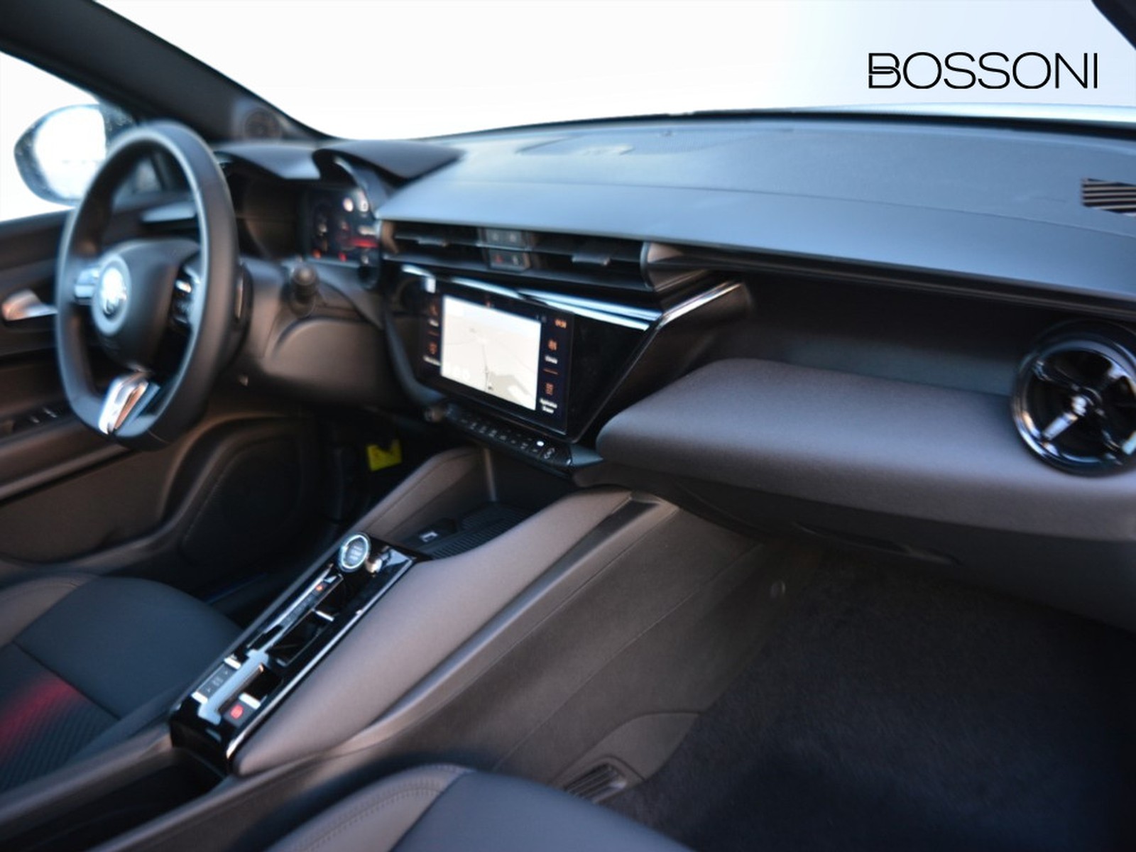 8 - Alfa Romeo Junior 1.2 hybrid 145cv ibrida q4 edct6