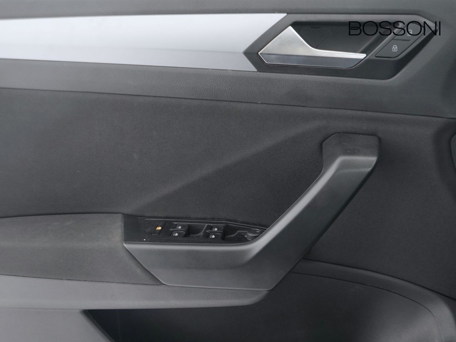 17 - Volkswagen T-Roc 2.0 tdi scr 150cv life dsg