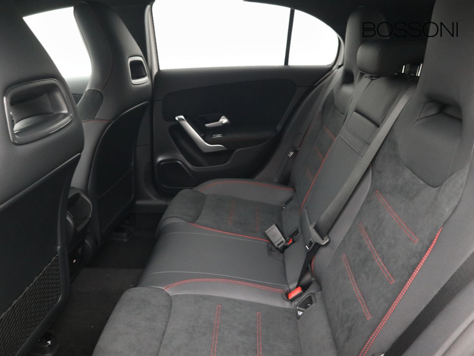 8 - Mercedes Classe A 250 e plug-in-hybrid amg line extra speedshift dct amg 8g