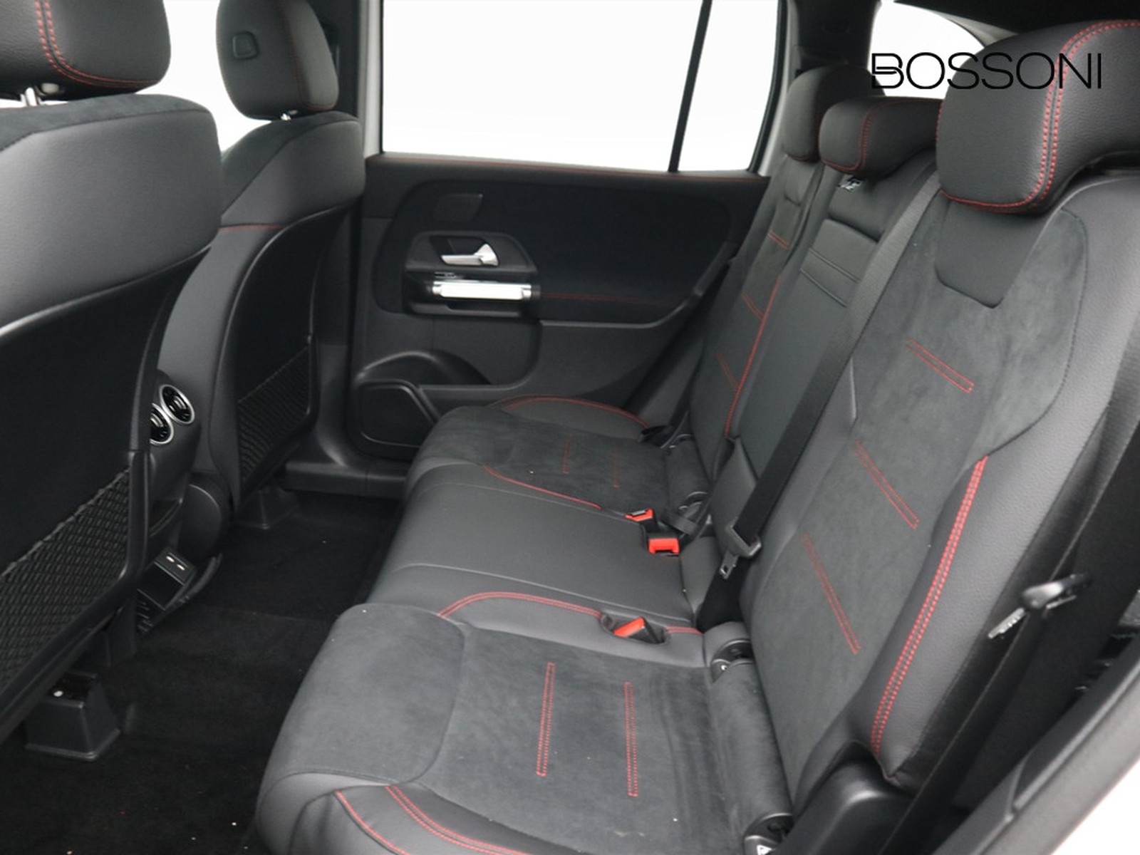 8 - Mercedes GLB 200 d amg line premium 4matic 8g-dct