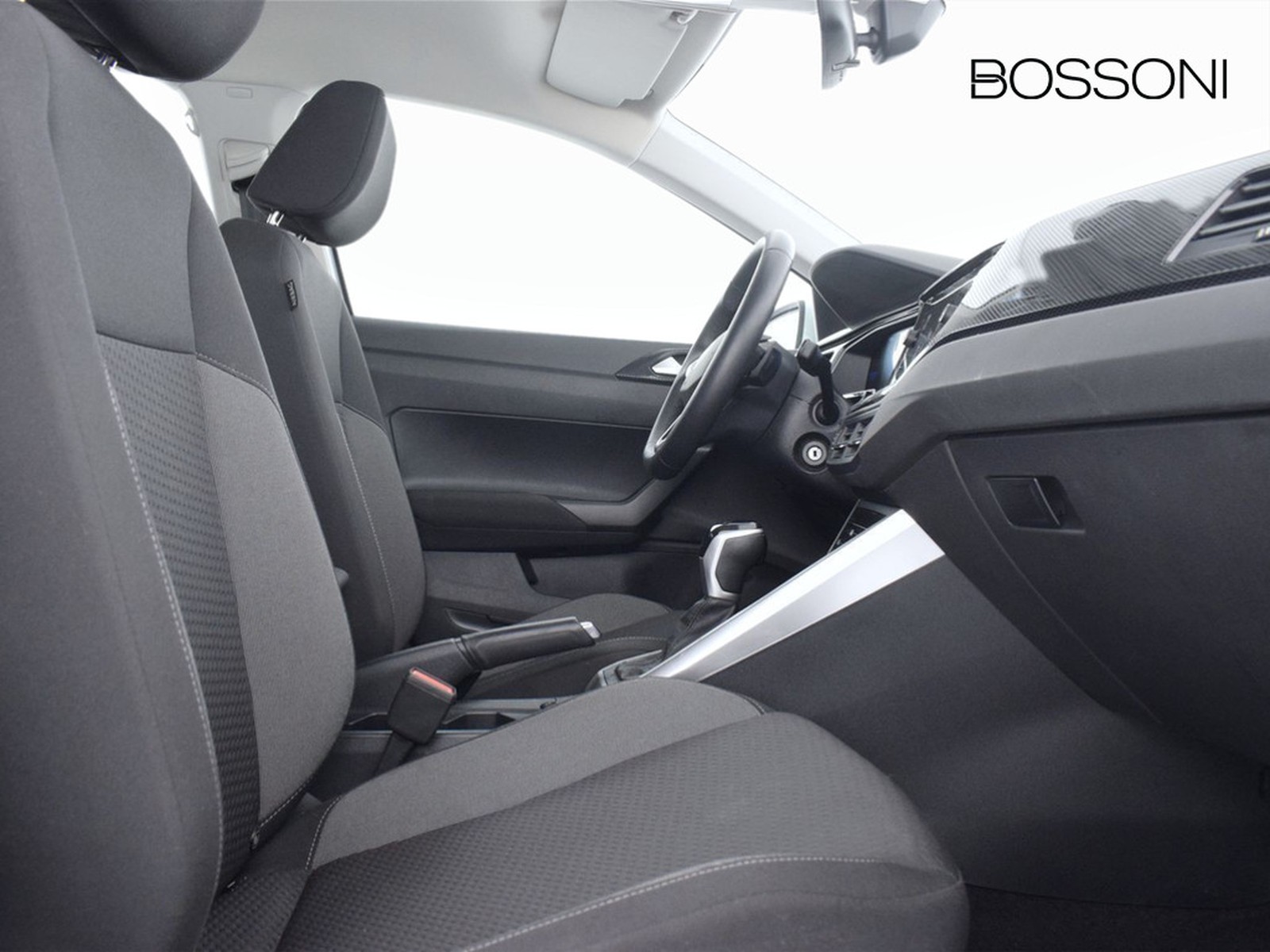 8 - Volkswagen Polo 1.0 tsi 95cv life dsg