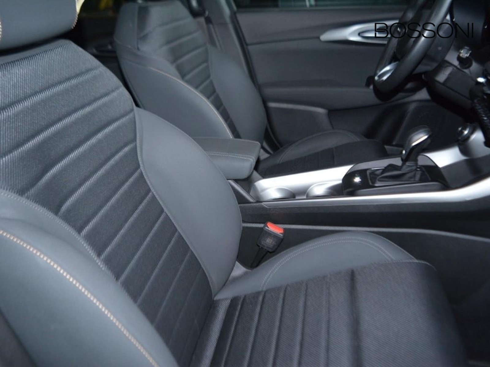 5 - Alfa Romeo Tonale 1.6 130cv ti tct6