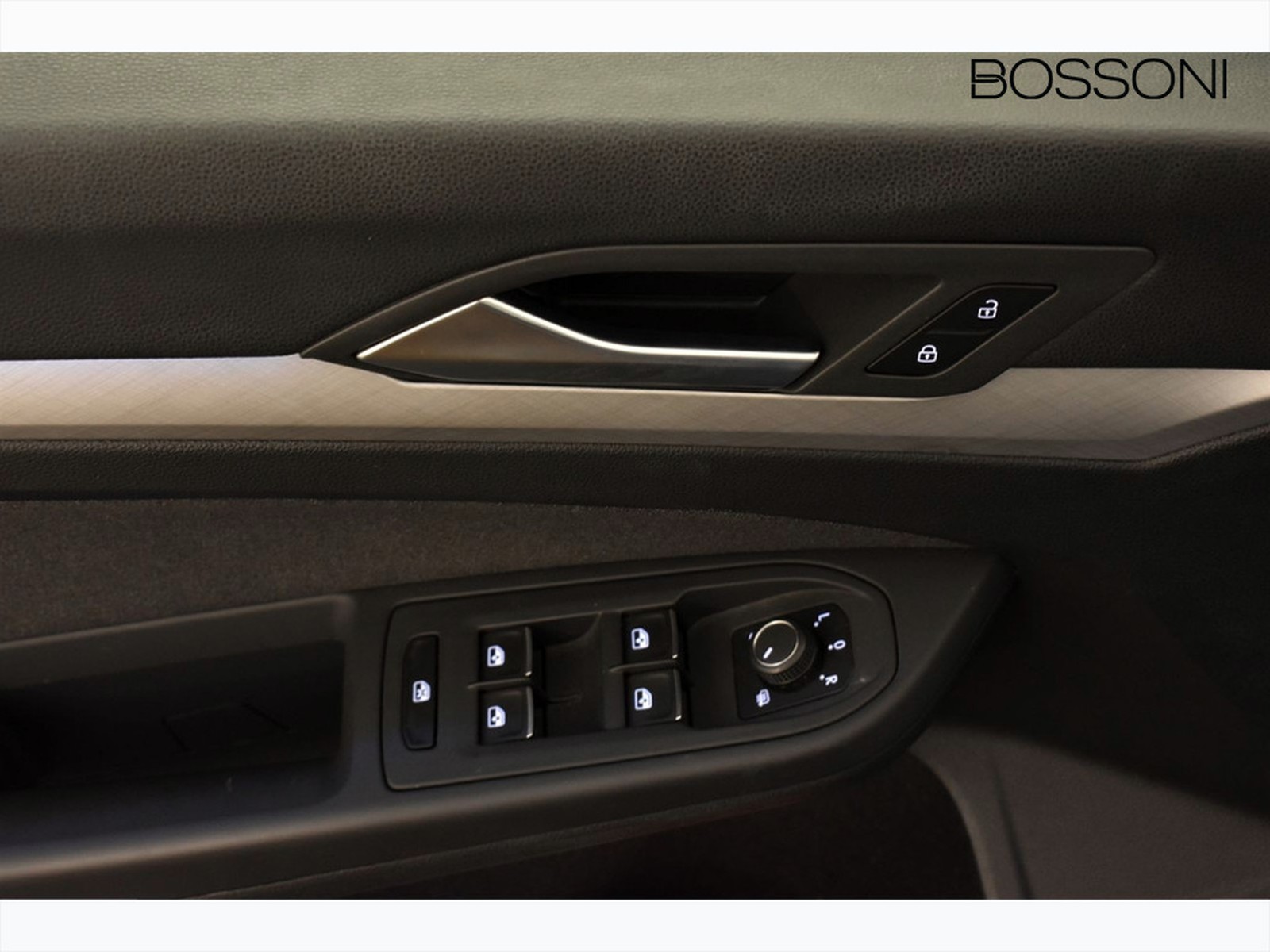 16 - Volkswagen Golf 2.0 tdi scr 115cv life