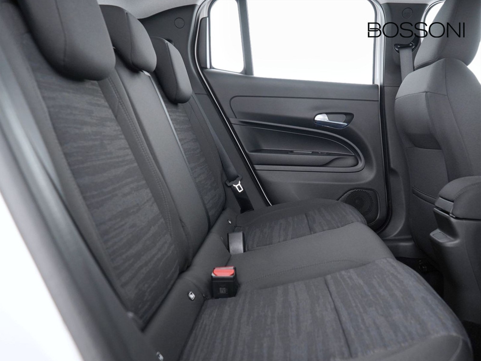 9 - Jeep Avenger full-electric longitude fwd auto