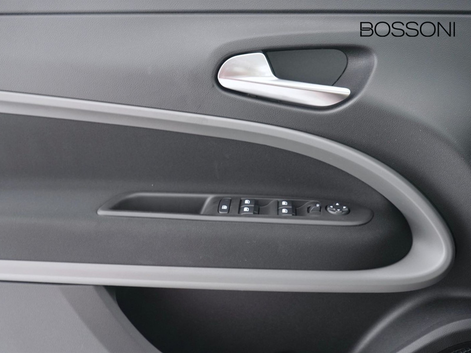 17 - Jeep Avenger full-electric longitude fwd auto