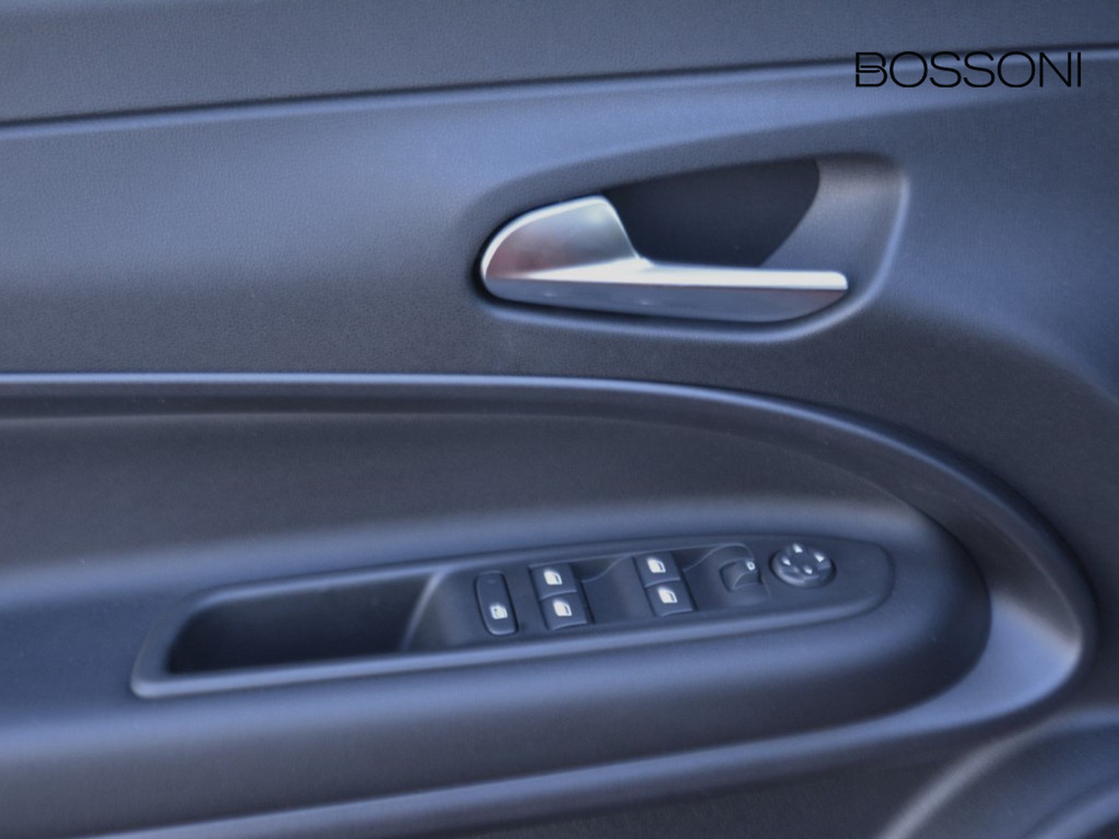 15 - Jeep Avenger full-electric altitude fwd auto