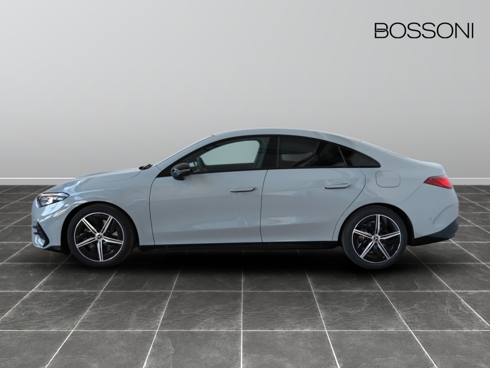 3 - Mercedes CLA 200 premium auto