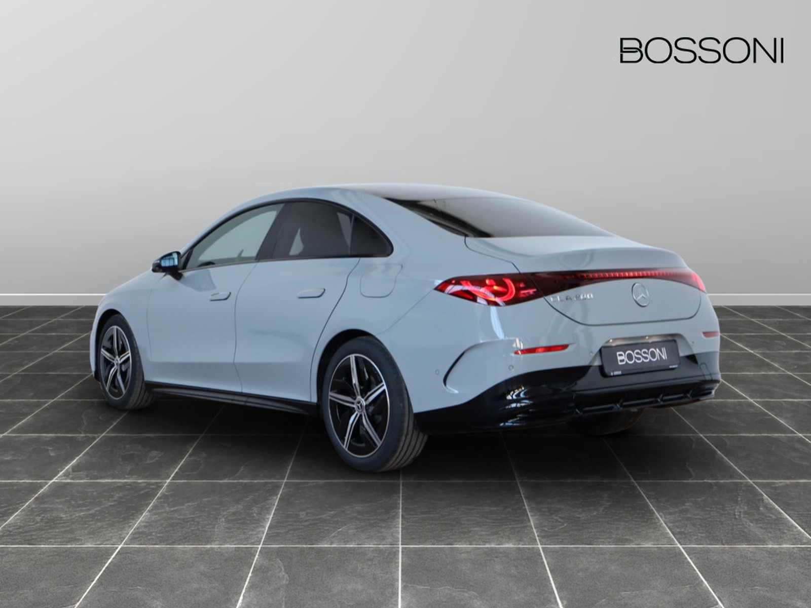 5 - Mercedes CLA 200 premium auto