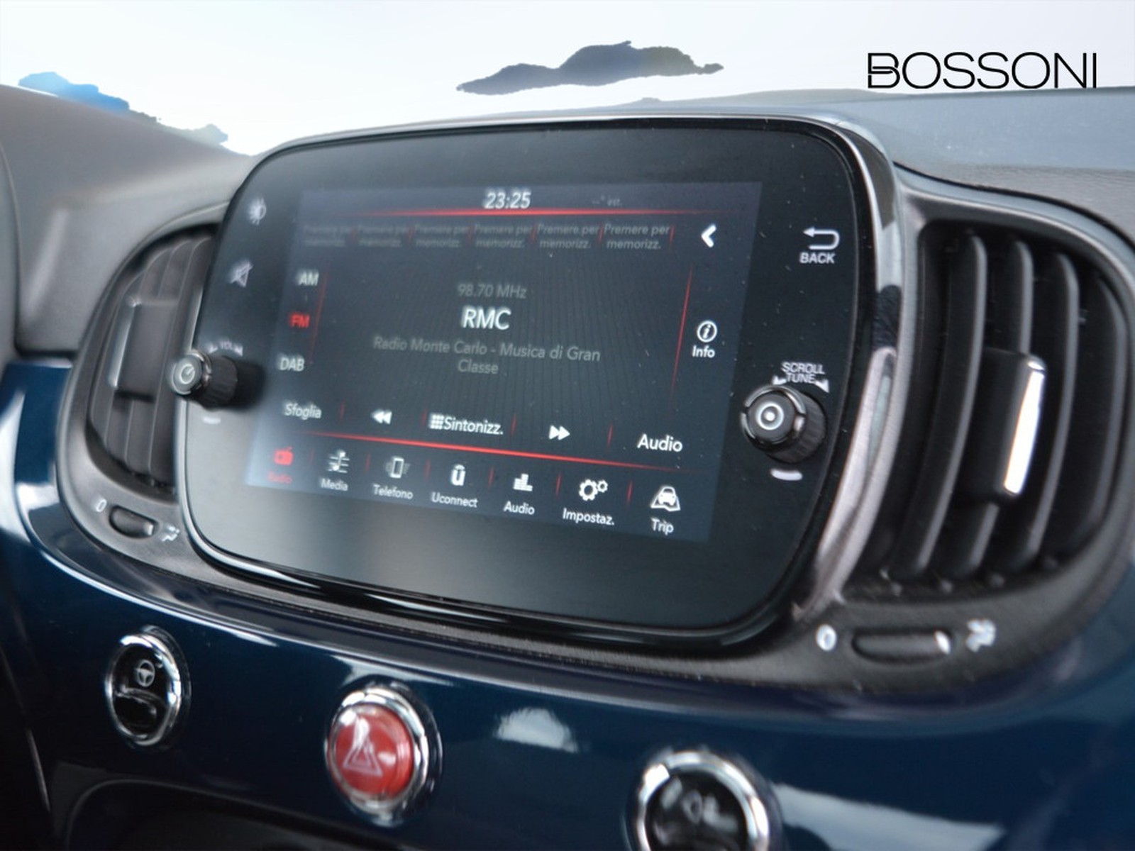 10 - Fiat 500 1.0 firefly hybrid 70cv dolcevita