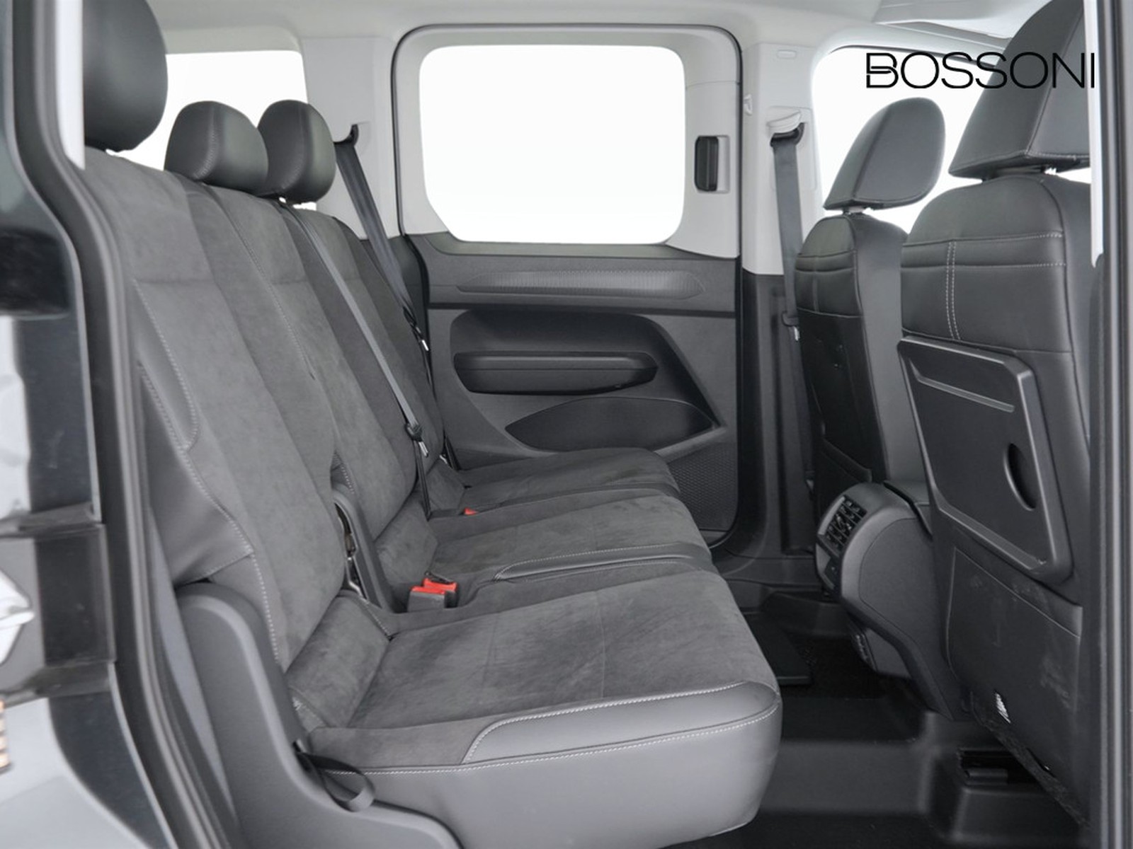 9 - Volkswagen VIC Caddy 2.0 tdi 122cv style dsg7