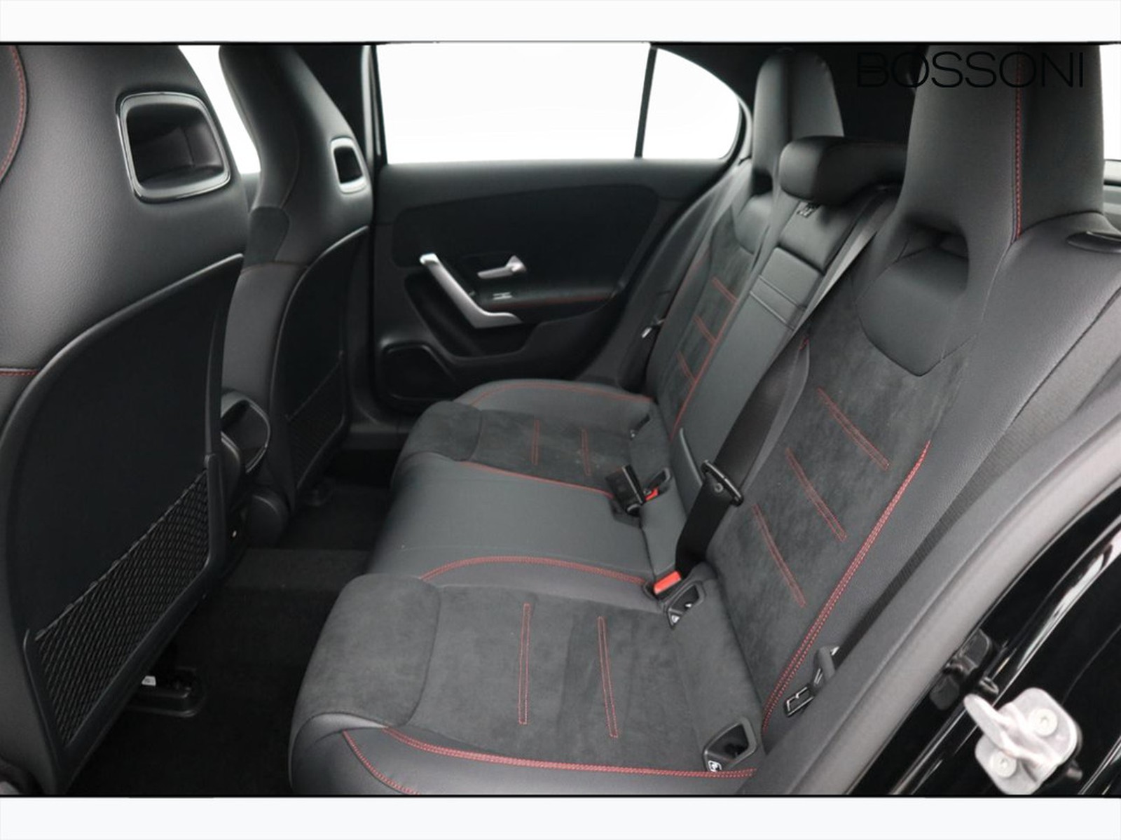 8 - Mercedes Classe A 250 e plug-in-hybrid amg line advanced plus speedshift dct amg 8g