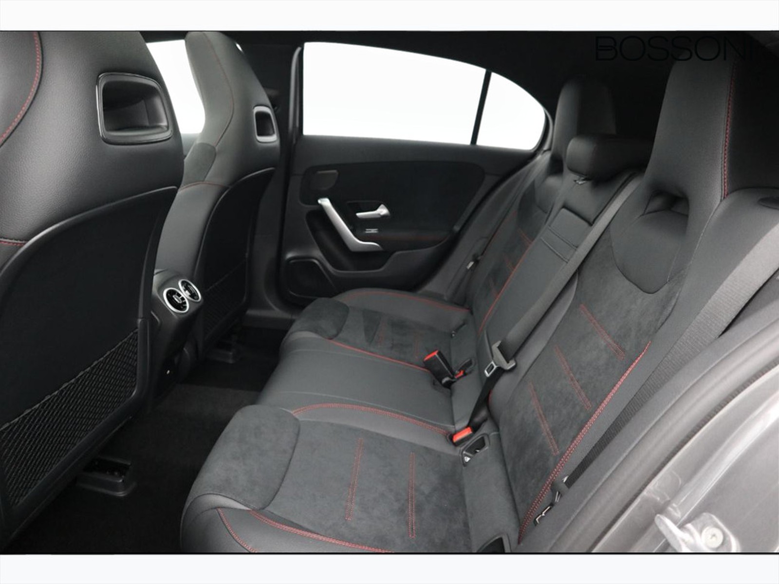 8 - Mercedes Classe A 250 e plug-in-hybrid amg line premium speedshift dct amg 8g