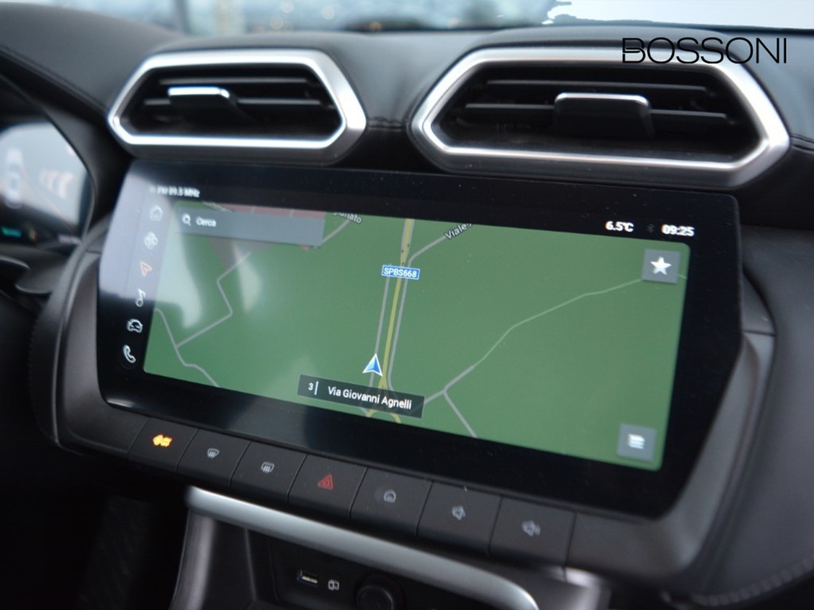 10 - Mg ZS 1.5 hybrid+ luxury auto