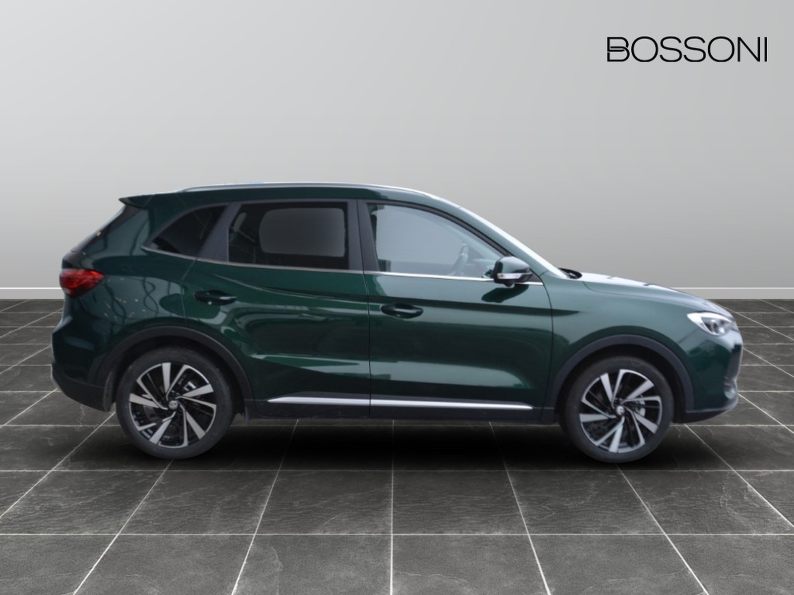 24 - Mg ZS 1.5 hybrid+ luxury auto