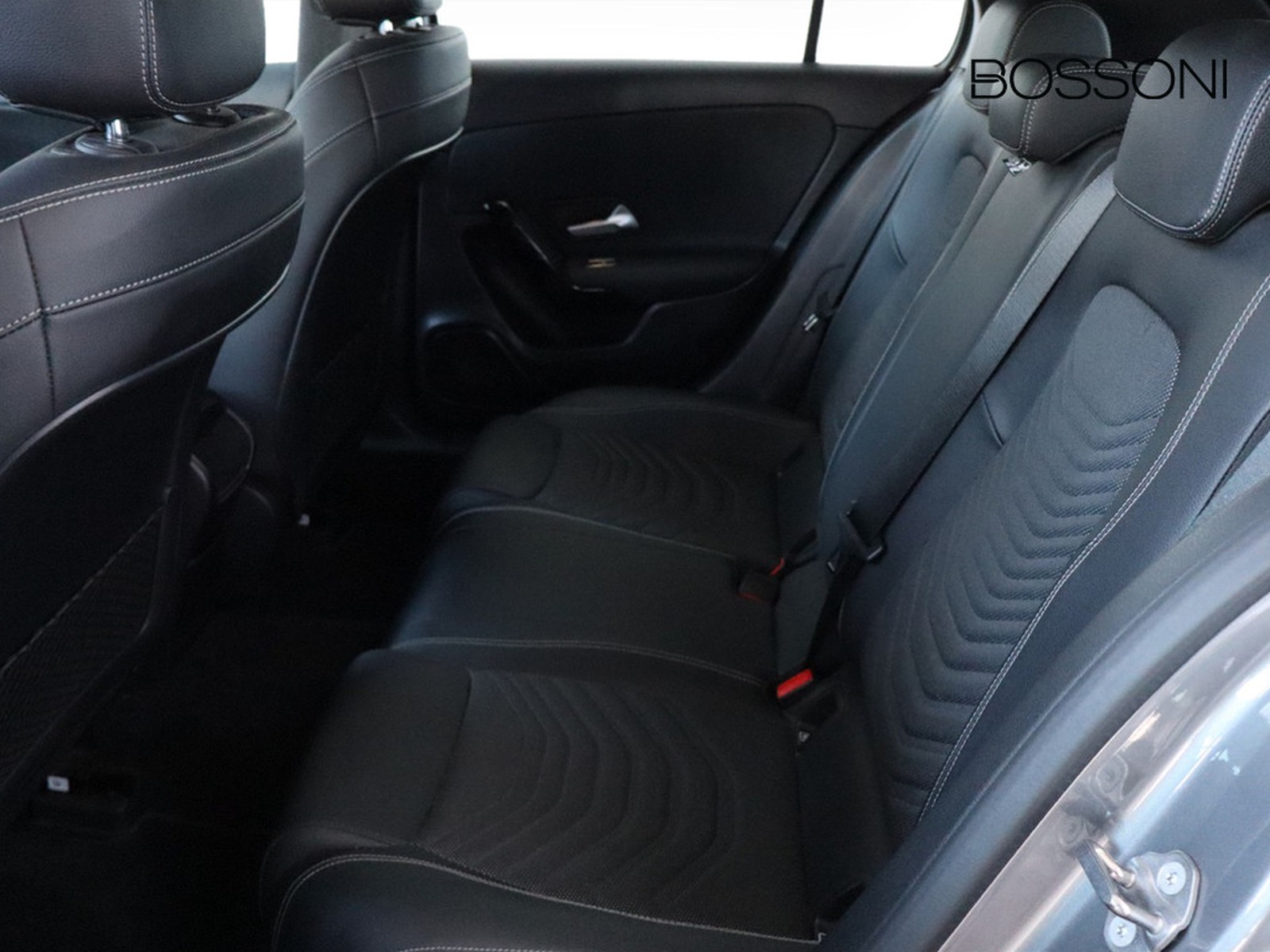 8 - Mercedes Classe A 200 executive 7g-dct