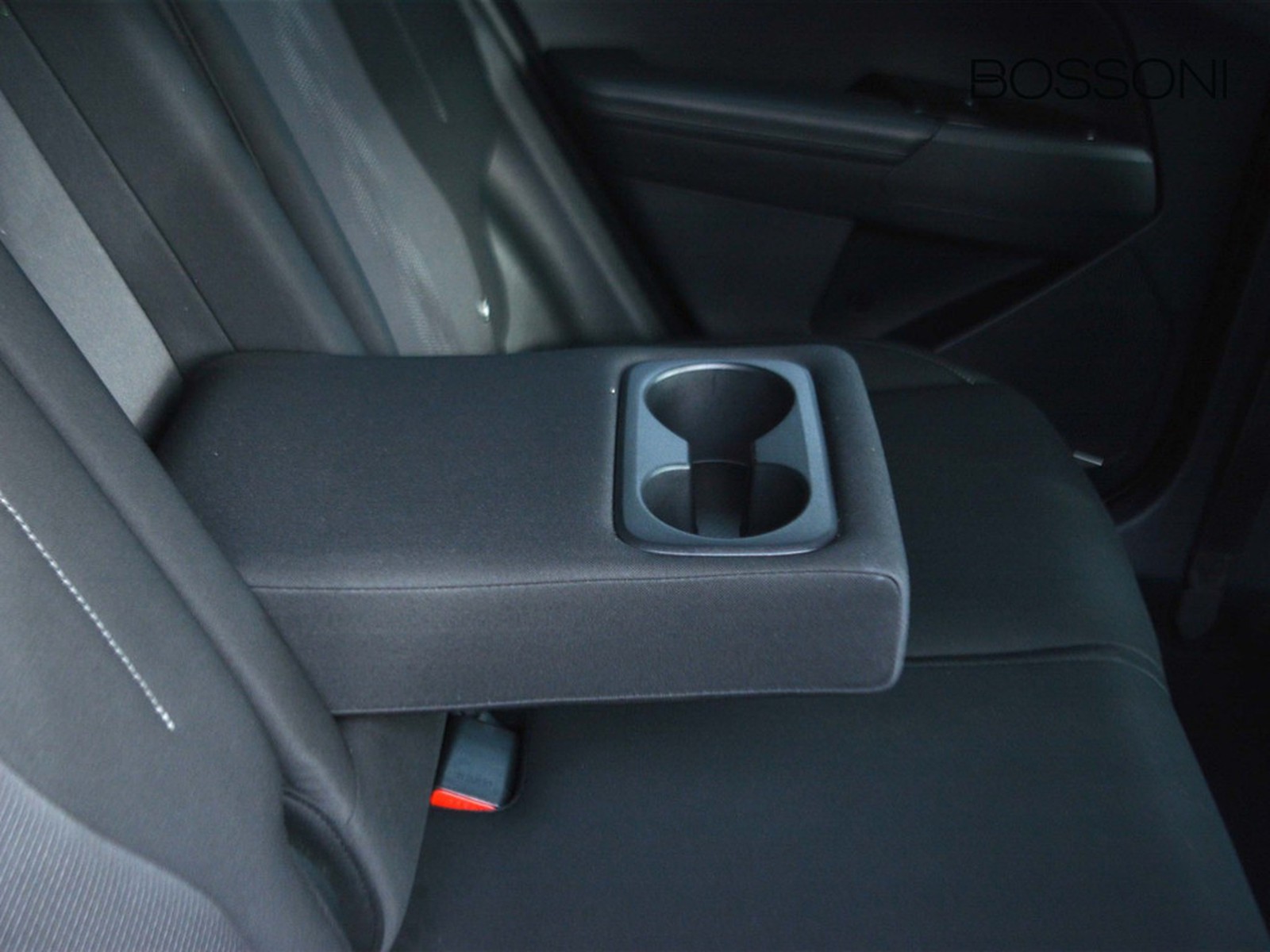 6 - Kia Sportage 1.6 t-gdi phev style awd at6