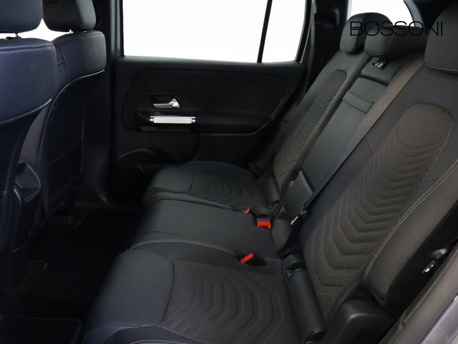 8 - Mercedes EQB 250+ progressive