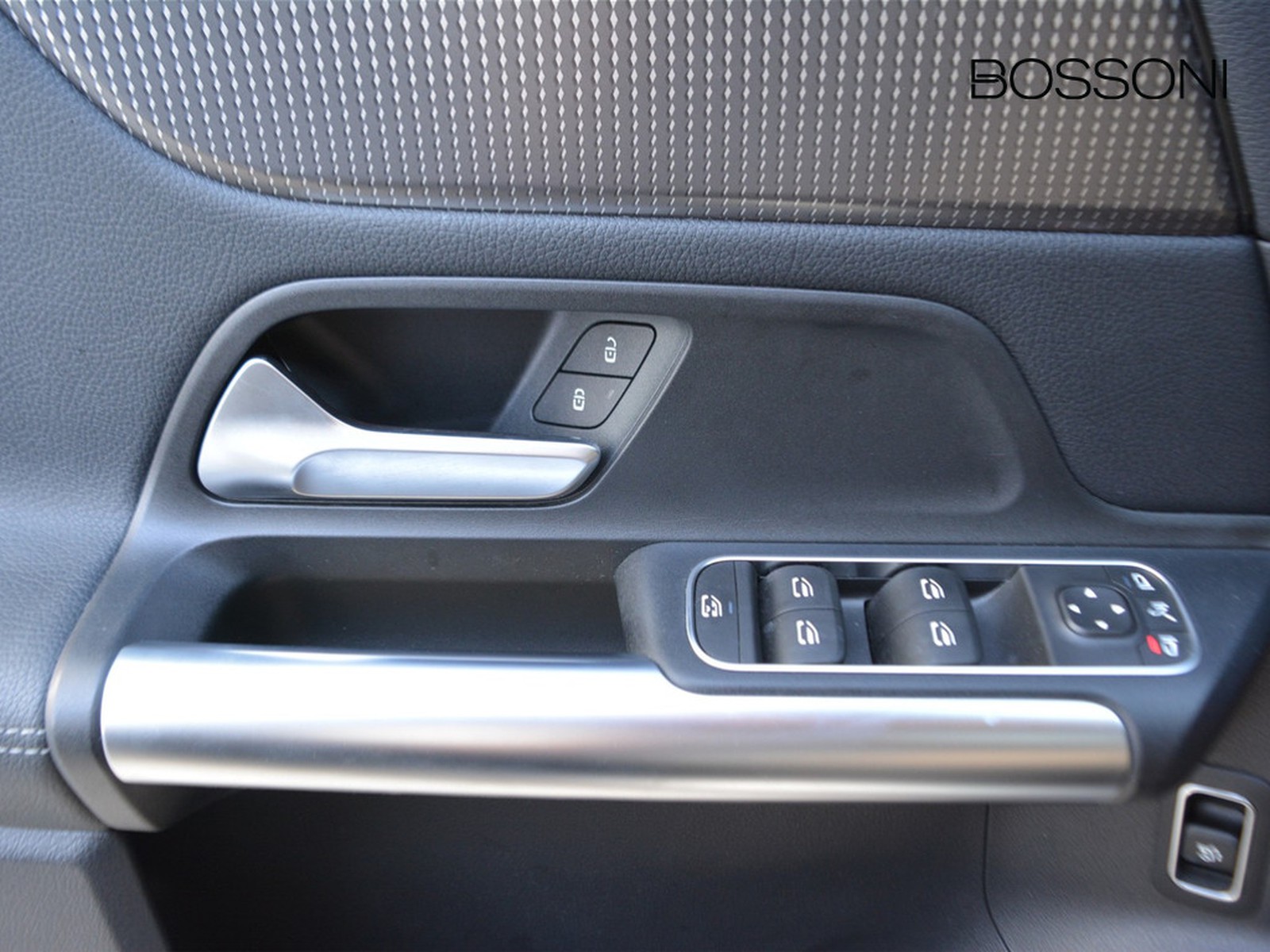 14 - Mercedes GLA 200 d sport plus 8g-dct